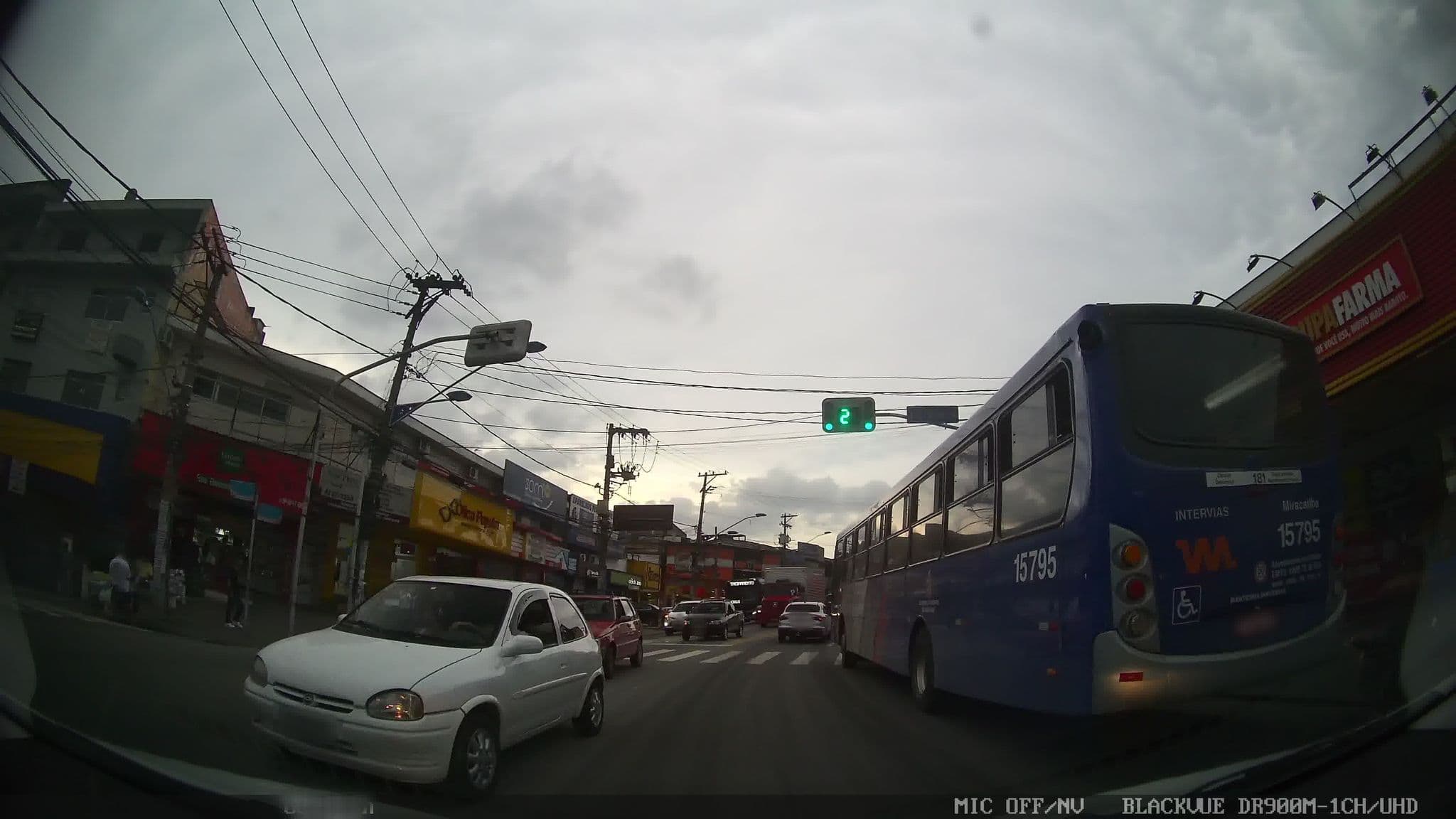 Street view near Pousada do Sol, Taboão da Serra — © kaart_2 (CC BY-SA · Mapillary)