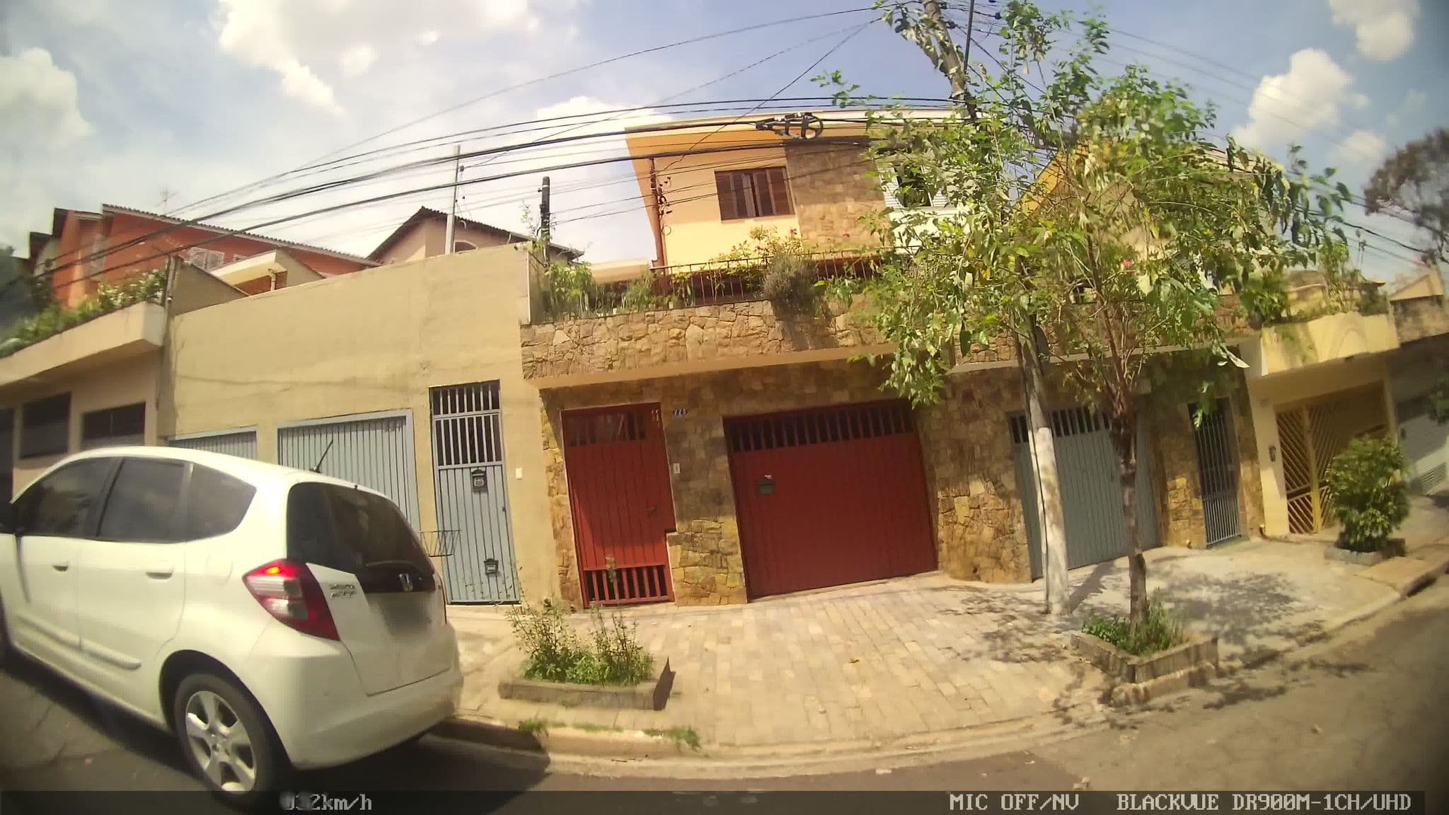 Street view near Paulinha's Hotel, Morumbi — © kaart_2 (CC BY-SA · Mapillary)