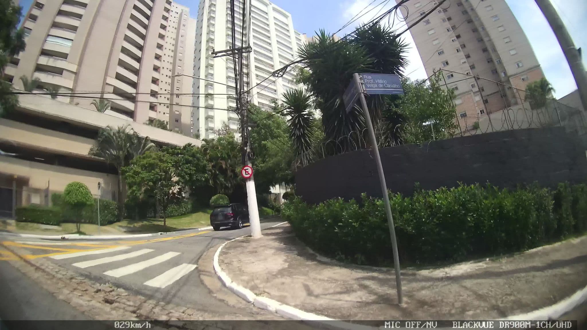 Street view near pousada rosa e canela, Vila Andrade — © kaart_2 (CC BY-SA · Mapillary)