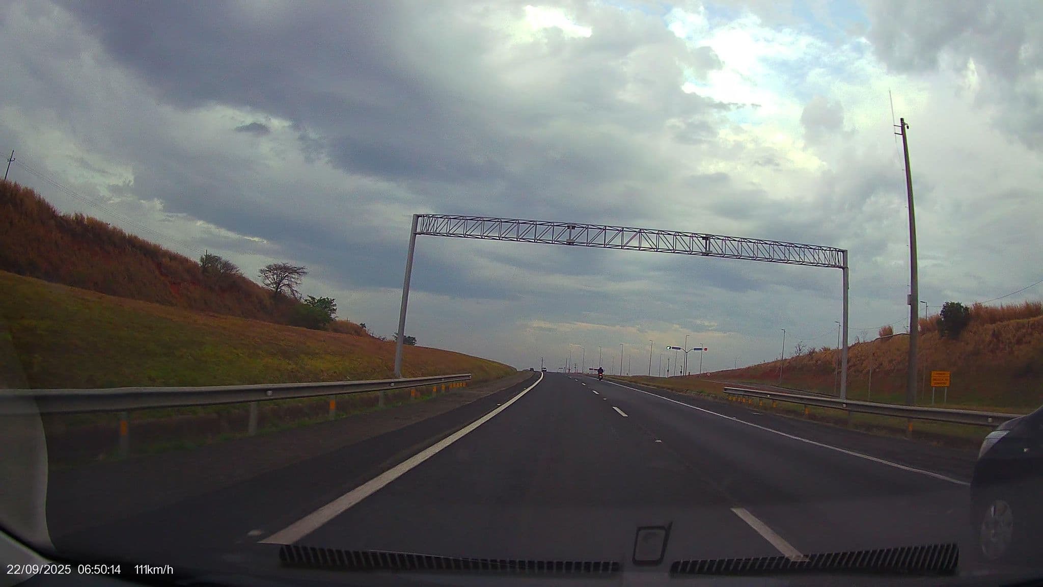 Street view near Johnny's Motel, Tatuí — © WoL4p7oR (CC BY-SA · Mapillary)