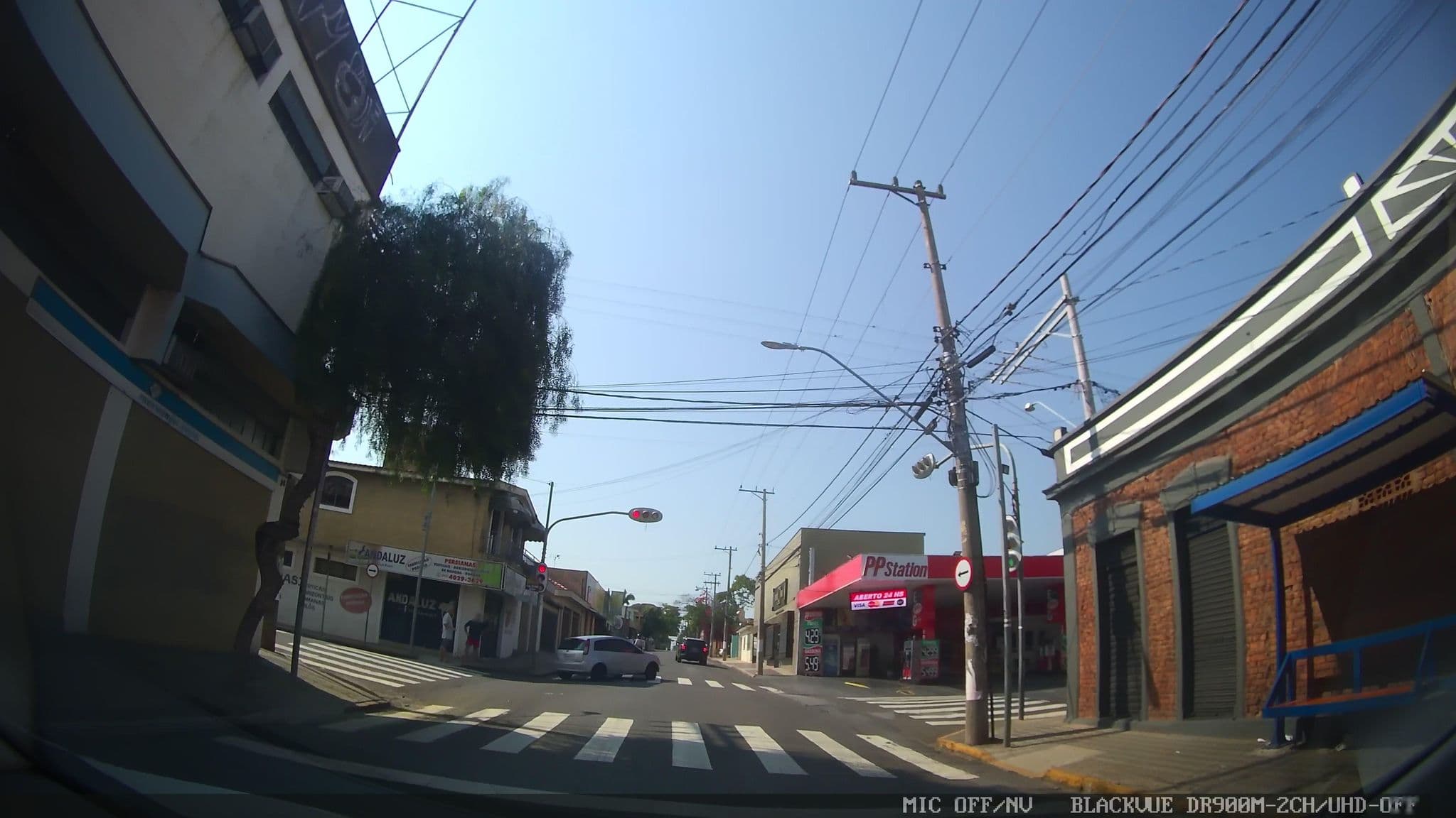 Street view near Linda Pousada Salto, Salto — © yaf1 (CC BY-SA · Mapillary)