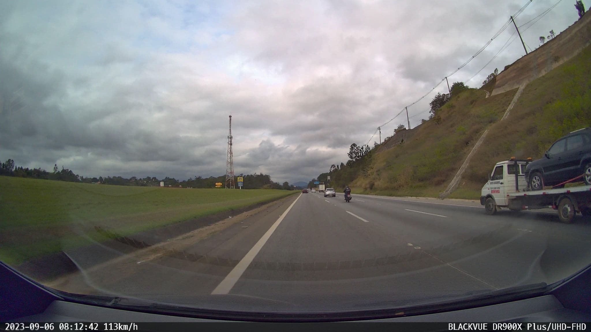 Street view near Condomínio Farm - Porto Feliz, Araçariguama — © Logan_McGovern (CC BY-SA · Mapillary)