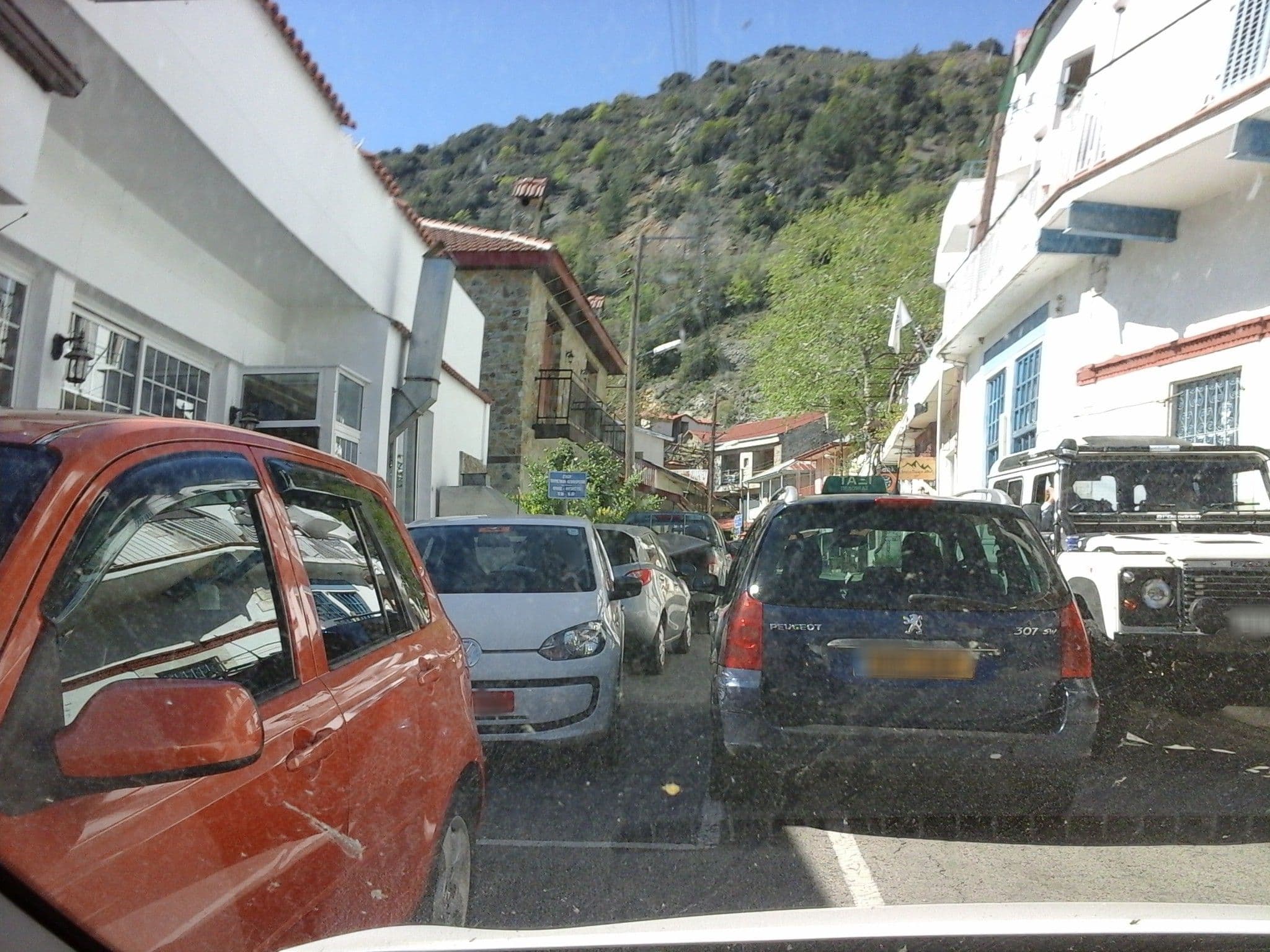 Street view near Christys Palace Hotel, Kakopetriá — © robot8a (CC BY-SA · Mapillary)