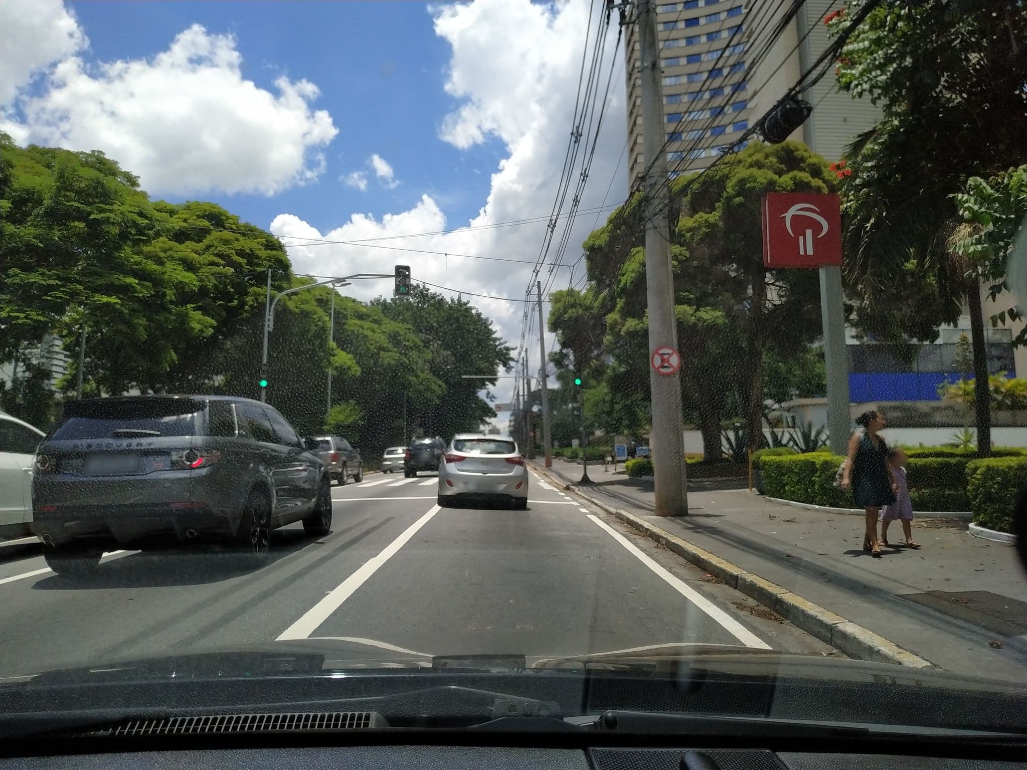 Street view near Motel Marrocos, Carapicuíba — © thierryajeaniphone (CC BY-SA · Mapillary)