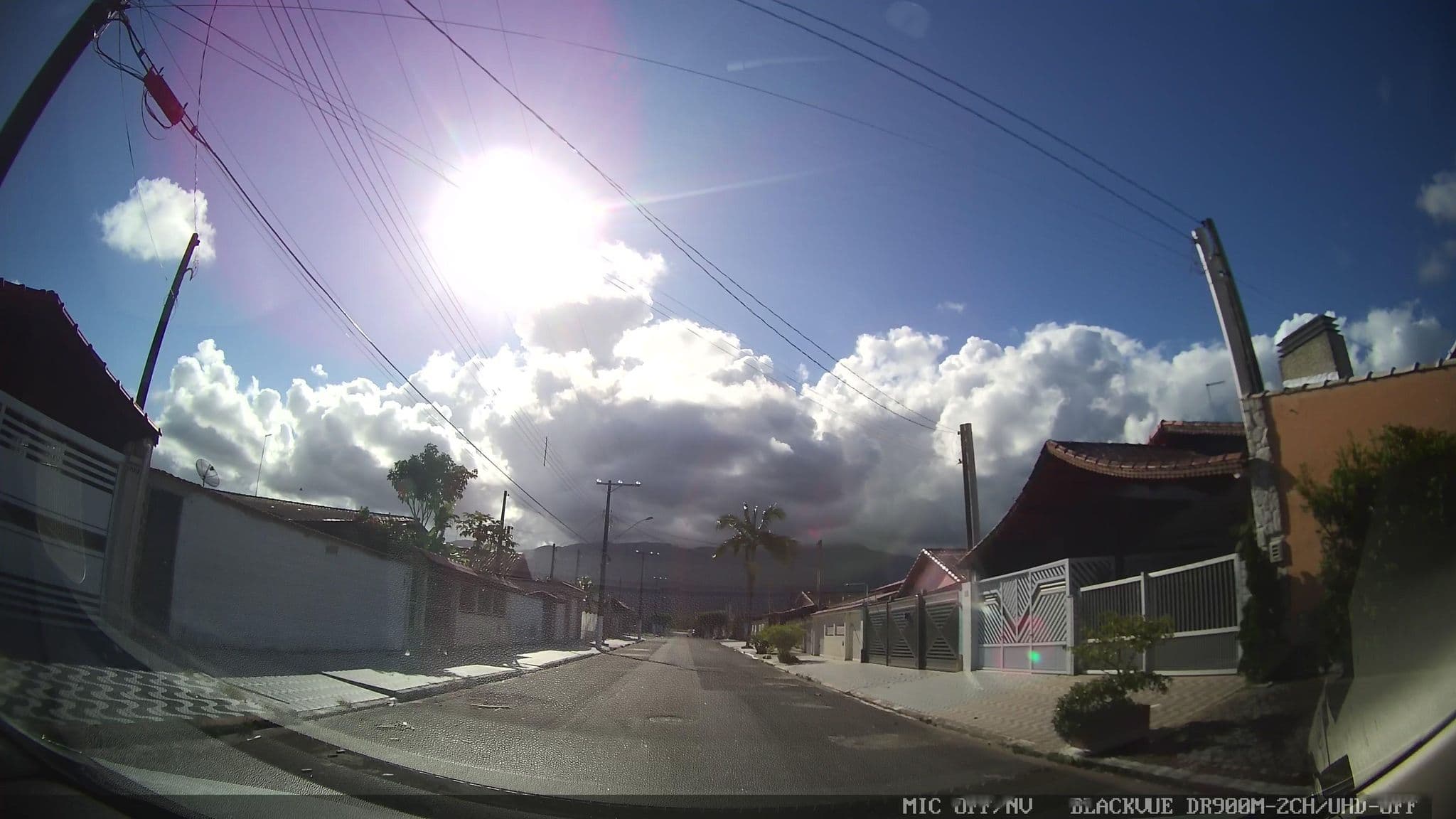 Street view near Casa da família Bueno, Mongaguá — © marciosampaio (CC BY-SA · Mapillary)