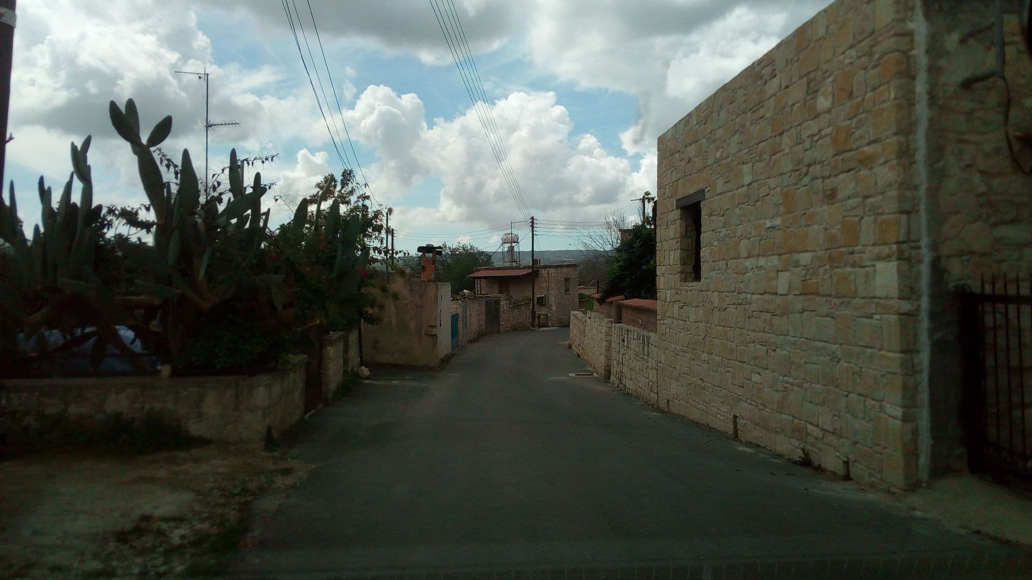 Street view near Melany's Place, Tsáda — © stpkyriakou (CC BY-SA · Mapillary)
