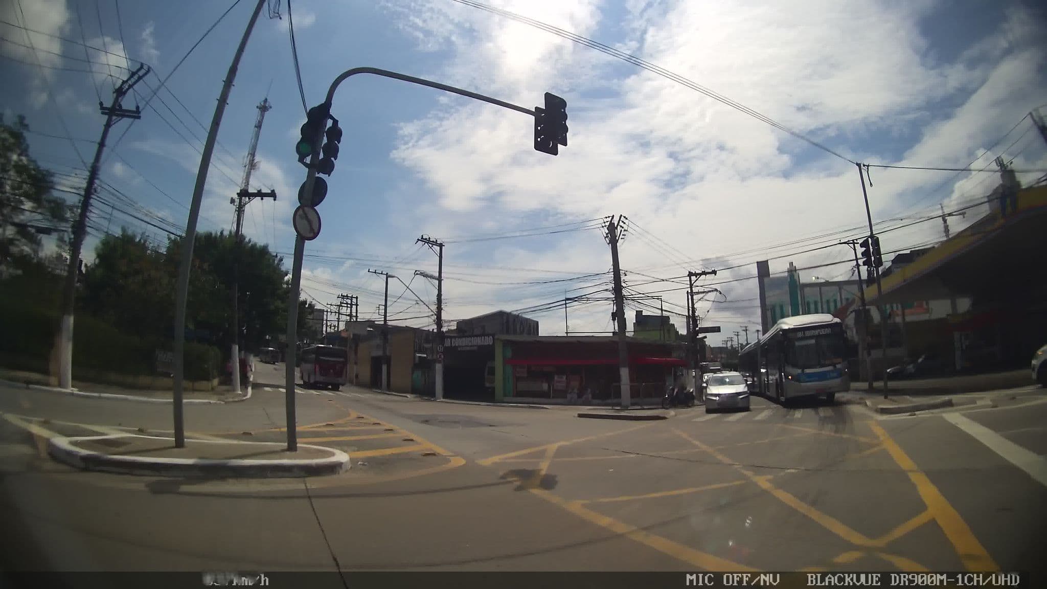 Street view near Hotel Boneville, Santo Amaro — © kaart_2 (CC BY-SA · Mapillary)