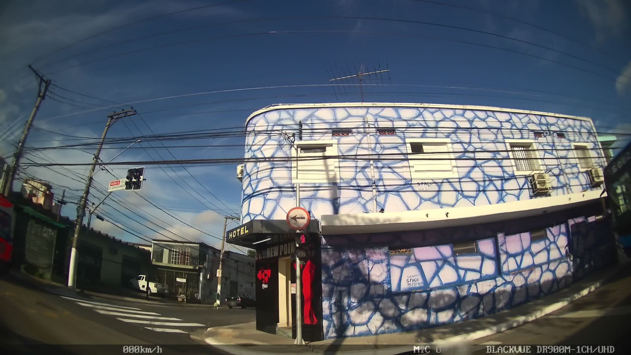 Street view near Hotel Itarantim, Santo Amaro — © kaart_2 (CC BY-SA · Mapillary)