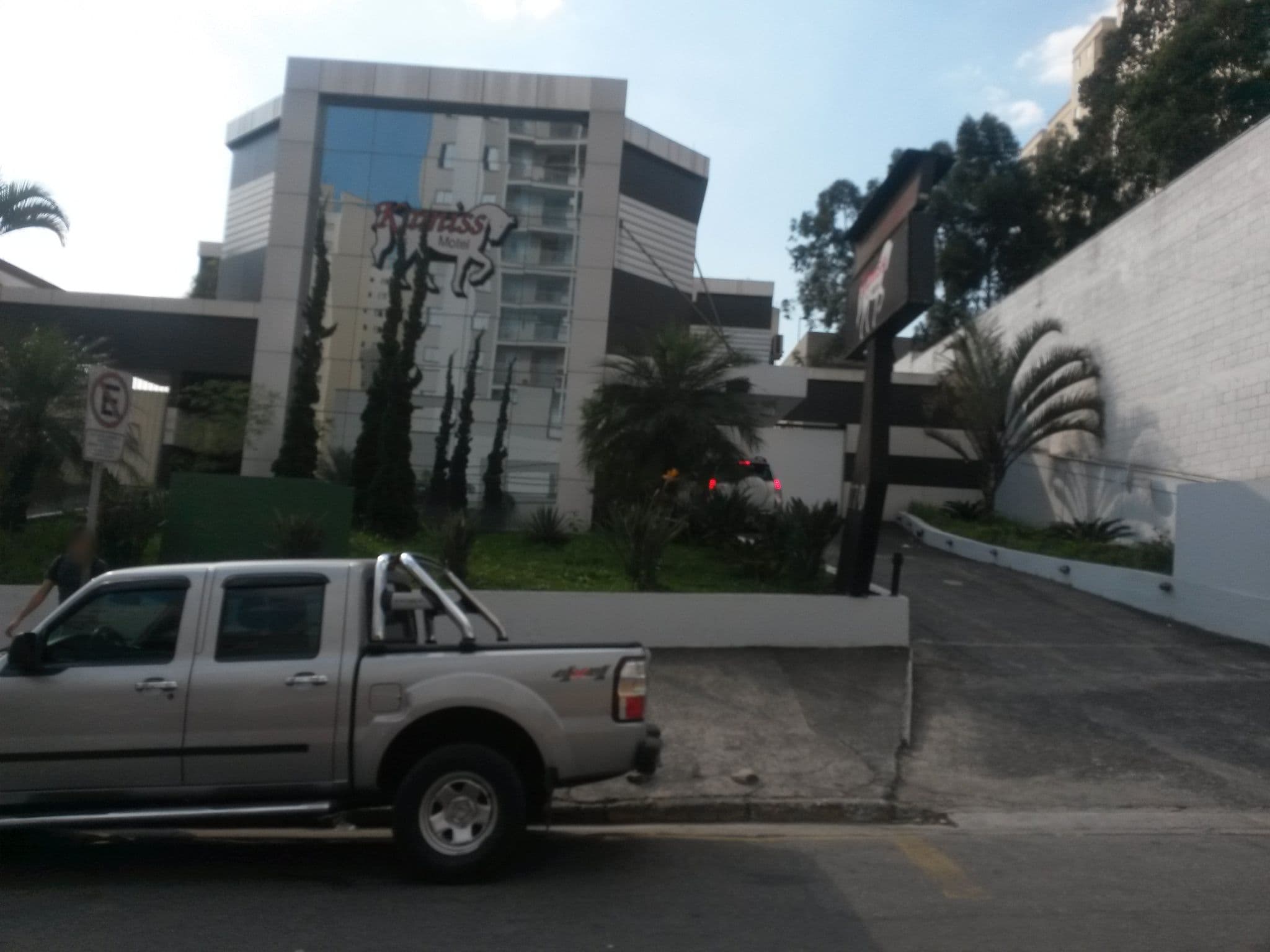 Street view near Kamiss Motel, São Bernardo do Campo — © ajbelnuovo (CC BY-SA · Mapillary)