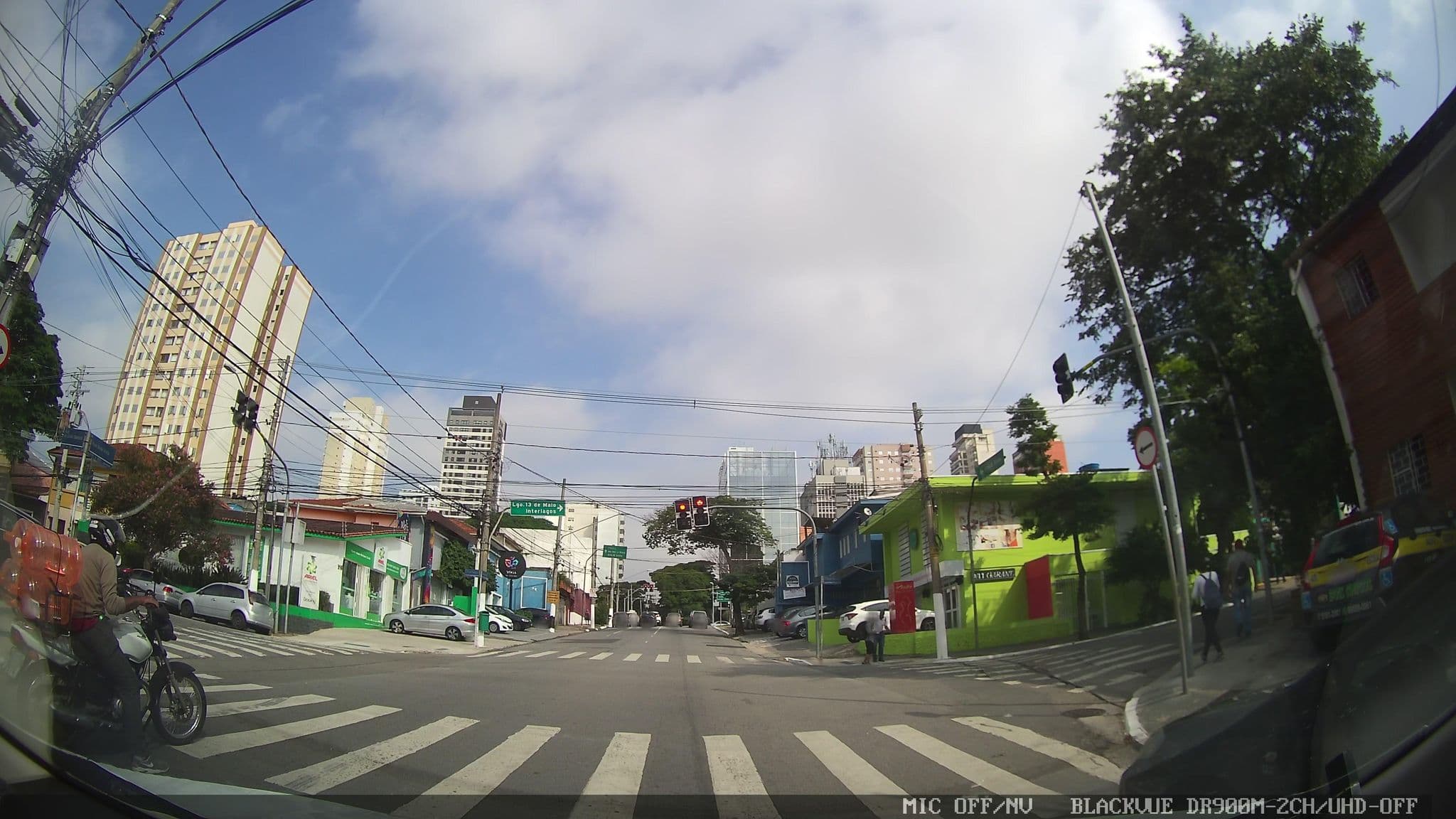 Street view near Visa Hostel, Santo Amaro — © marciosampaio (CC BY-SA · Mapillary)