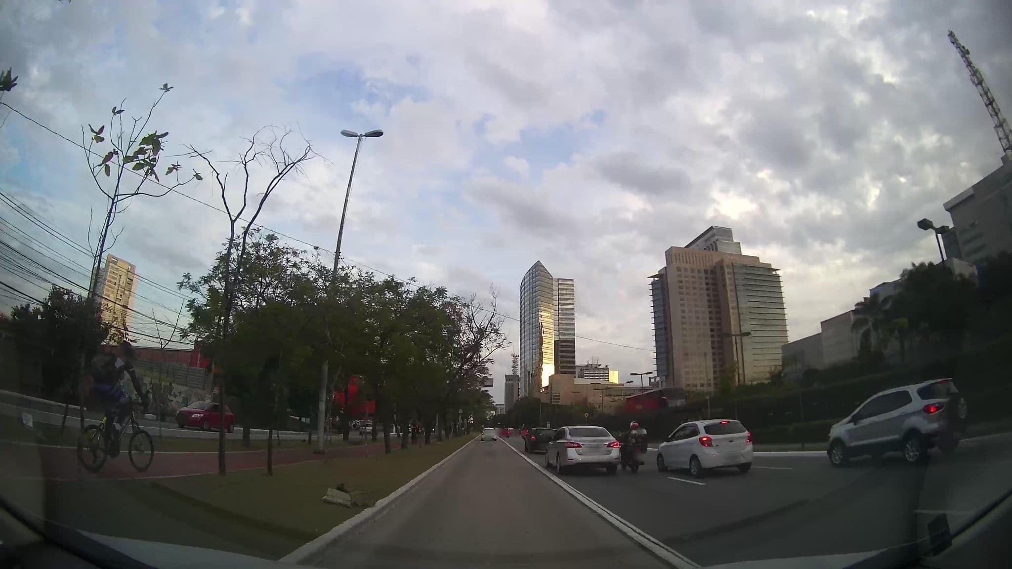 Street view near Lacte Lunch, Morumbi — © marciosampaio (CC BY-SA · Mapillary)