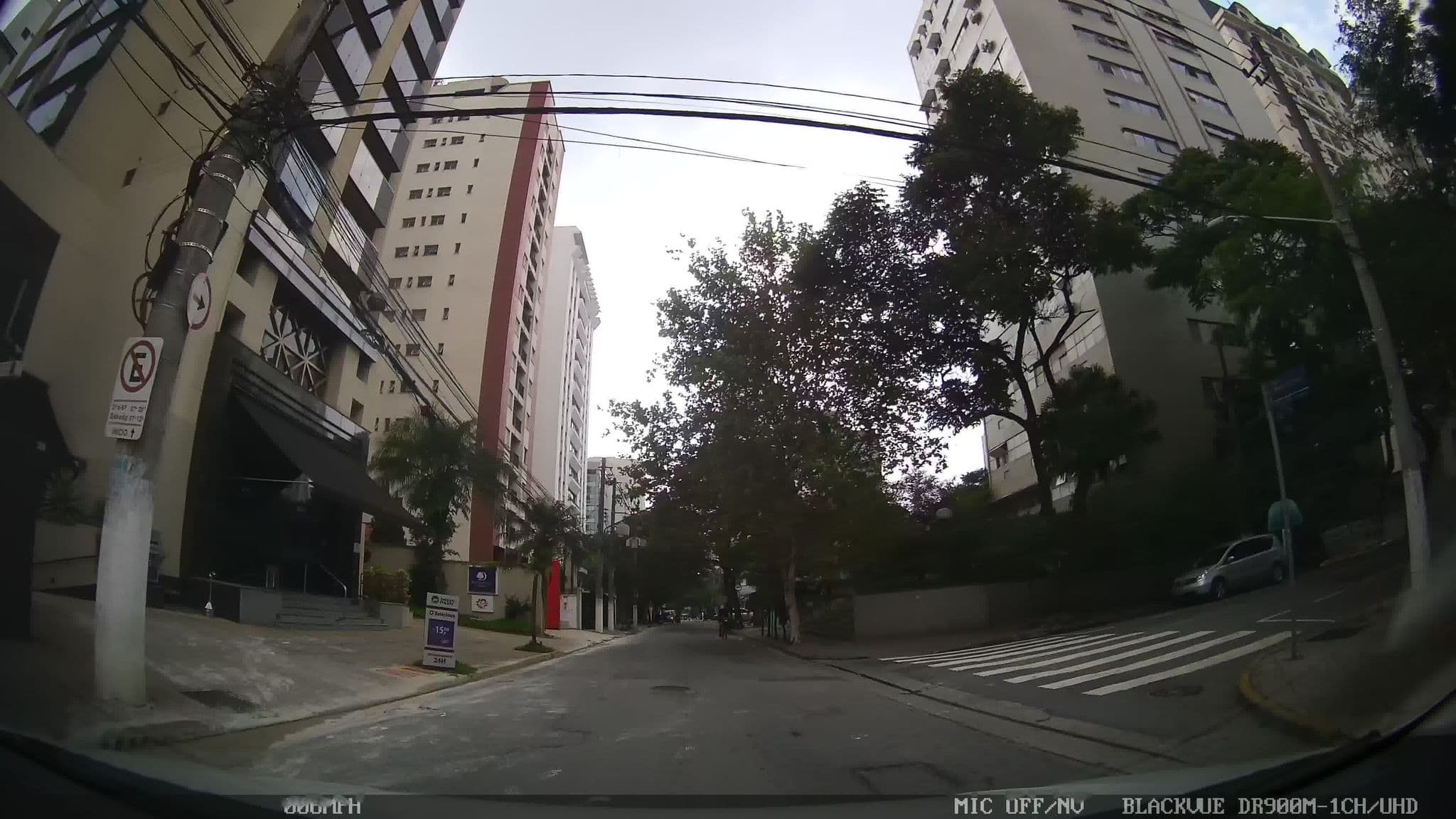 Street view near Hotel São Paulo Itaim By Melia, Itaim Bibi — © kaart_4 (CC BY-SA · Mapillary)