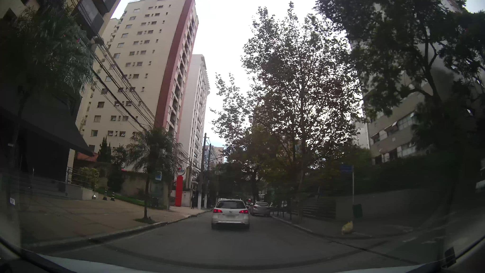 Street view near Estalagem do Tio Biel, Itaim Bibi — © marciosampaio (CC BY-SA · Mapillary)