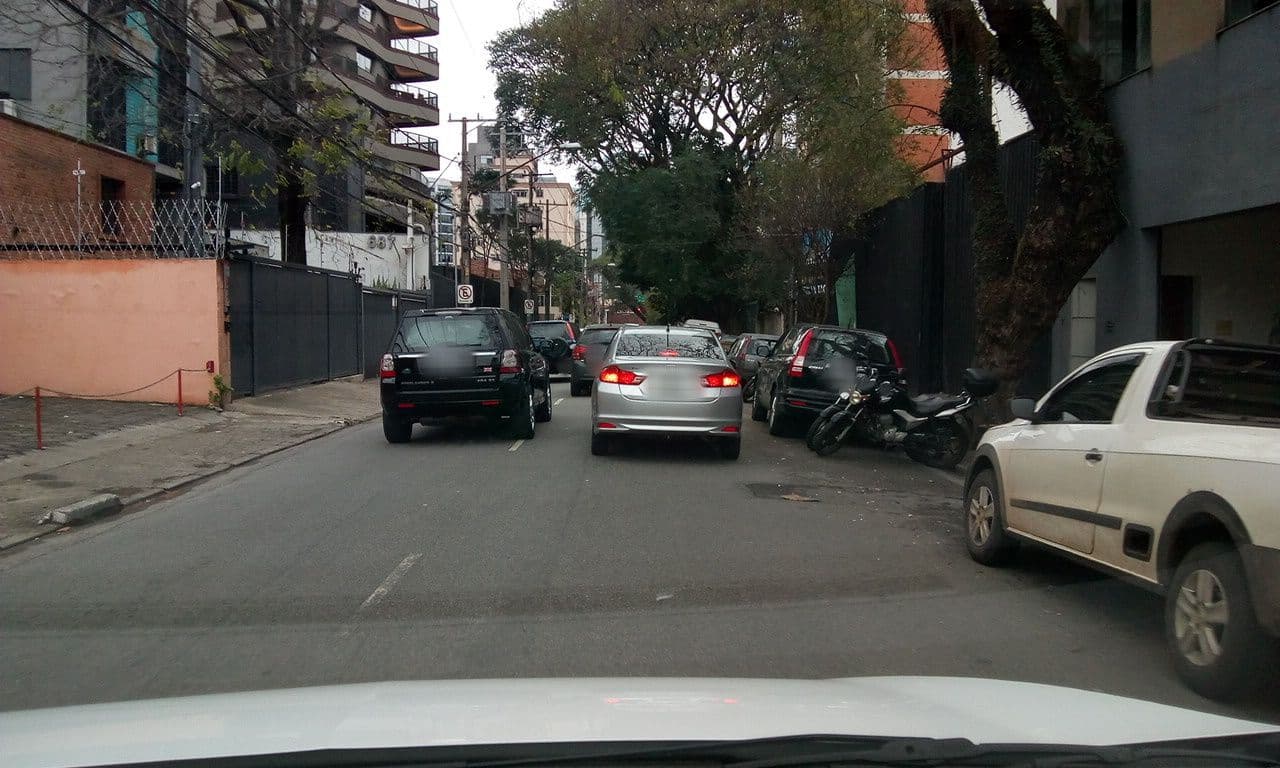 Street view near HOUSI, Itaim Bibi — © thierrytelenav (CC BY-SA · Mapillary)