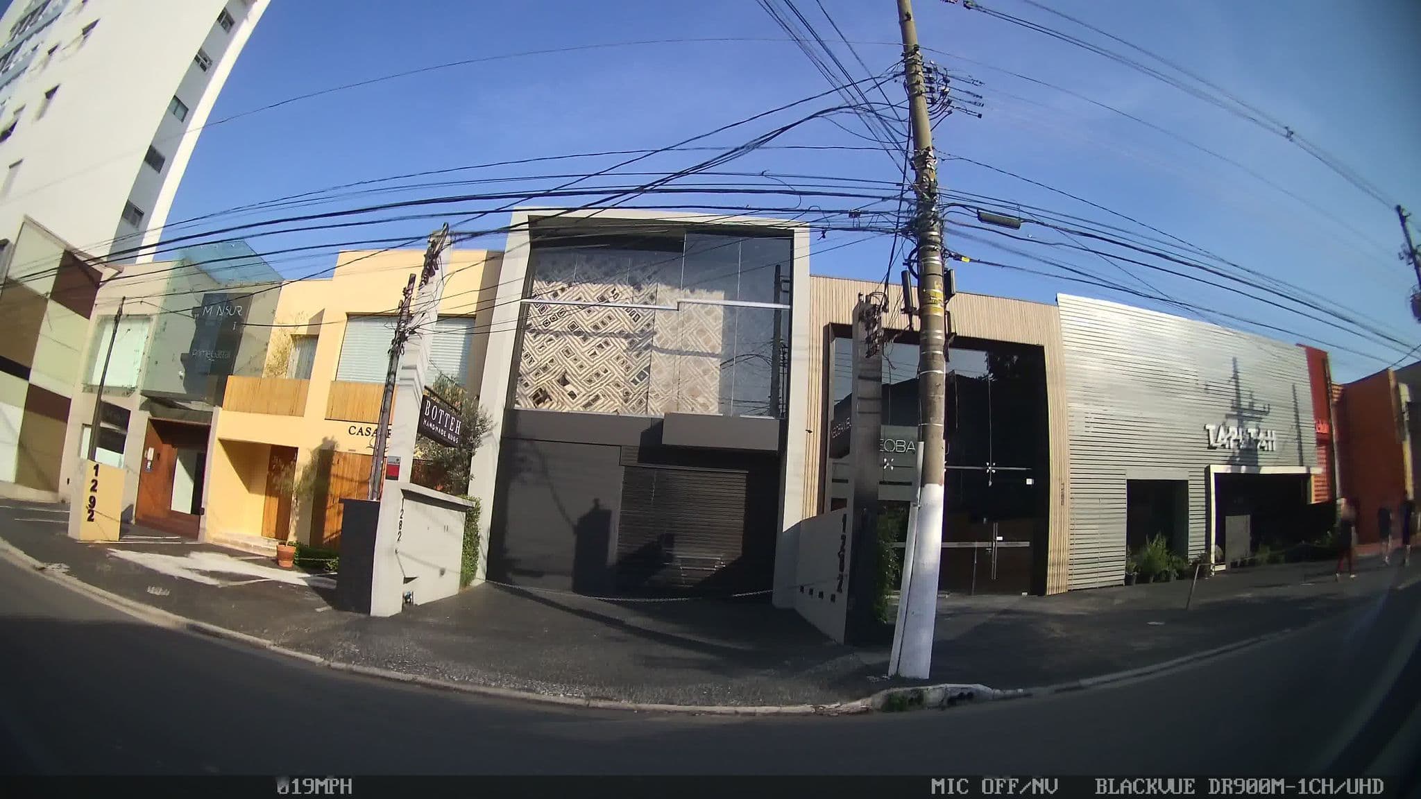 Street view near Hotel Transamérica, Pinheiros — © kaart_4 (CC BY-SA · Mapillary)