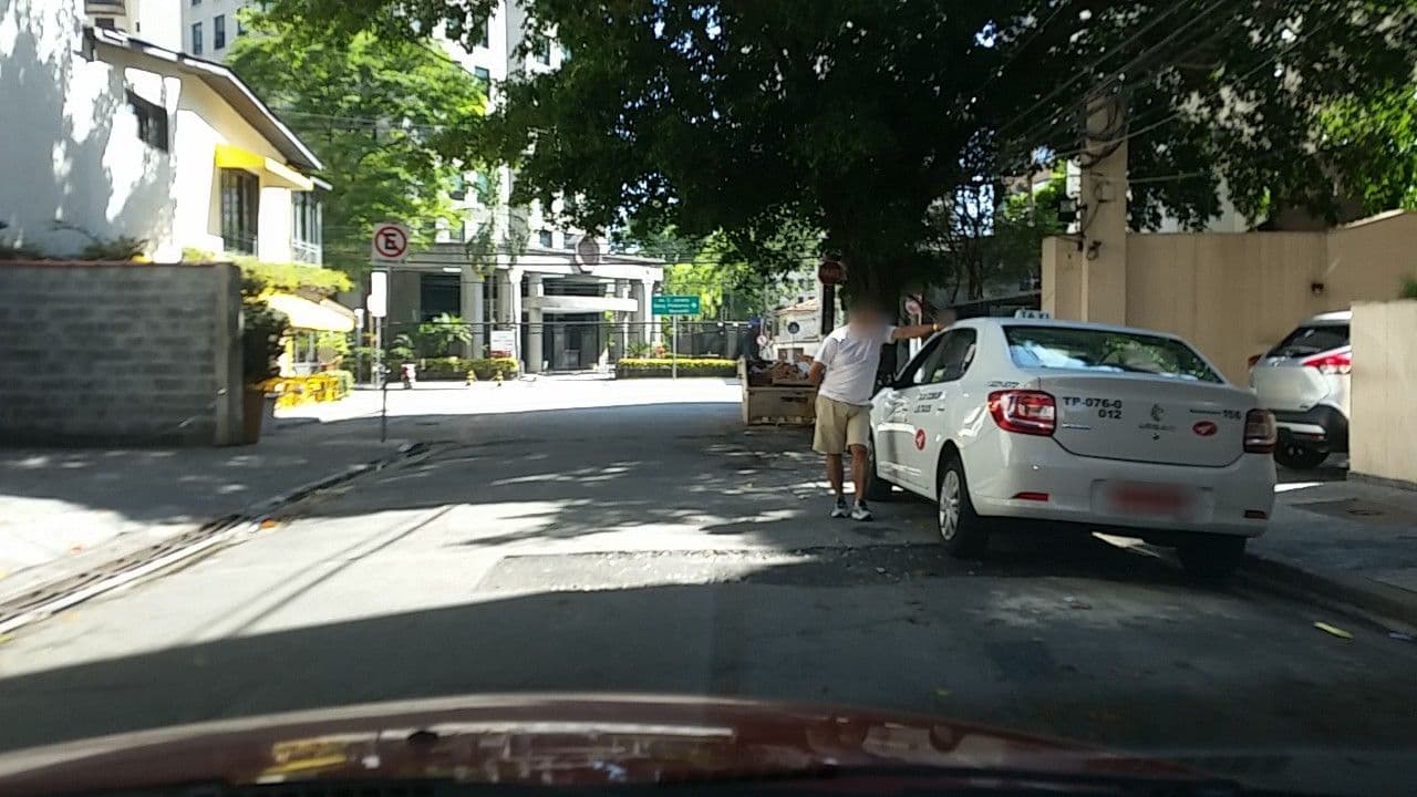 Street view near Condomínio Edifício The Town Flat Service, Itaim Bibi — © guilherme_peev (CC BY-SA · Mapillary)