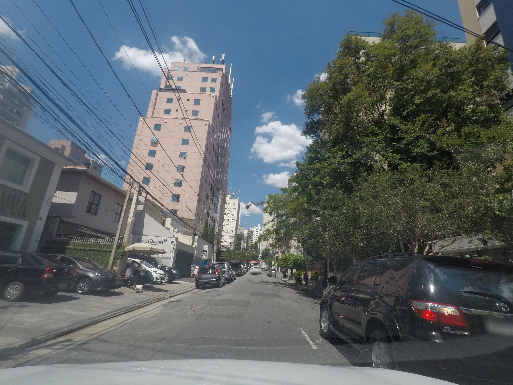 Street view near Parisi Hotel, Moema — © thierryajeaniphone (CC BY-SA · Mapillary)