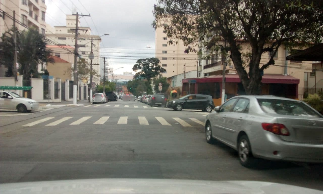 Street view near Estanconfor Moema, Campo Belo — © thierrytelenav (CC BY-SA · Mapillary)