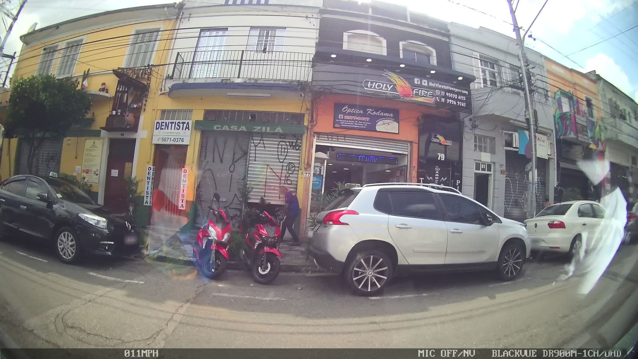 Street view near Hotel Gran Paineiras, Bosque Saúde — © kaart_4 (CC BY-SA · Mapillary)