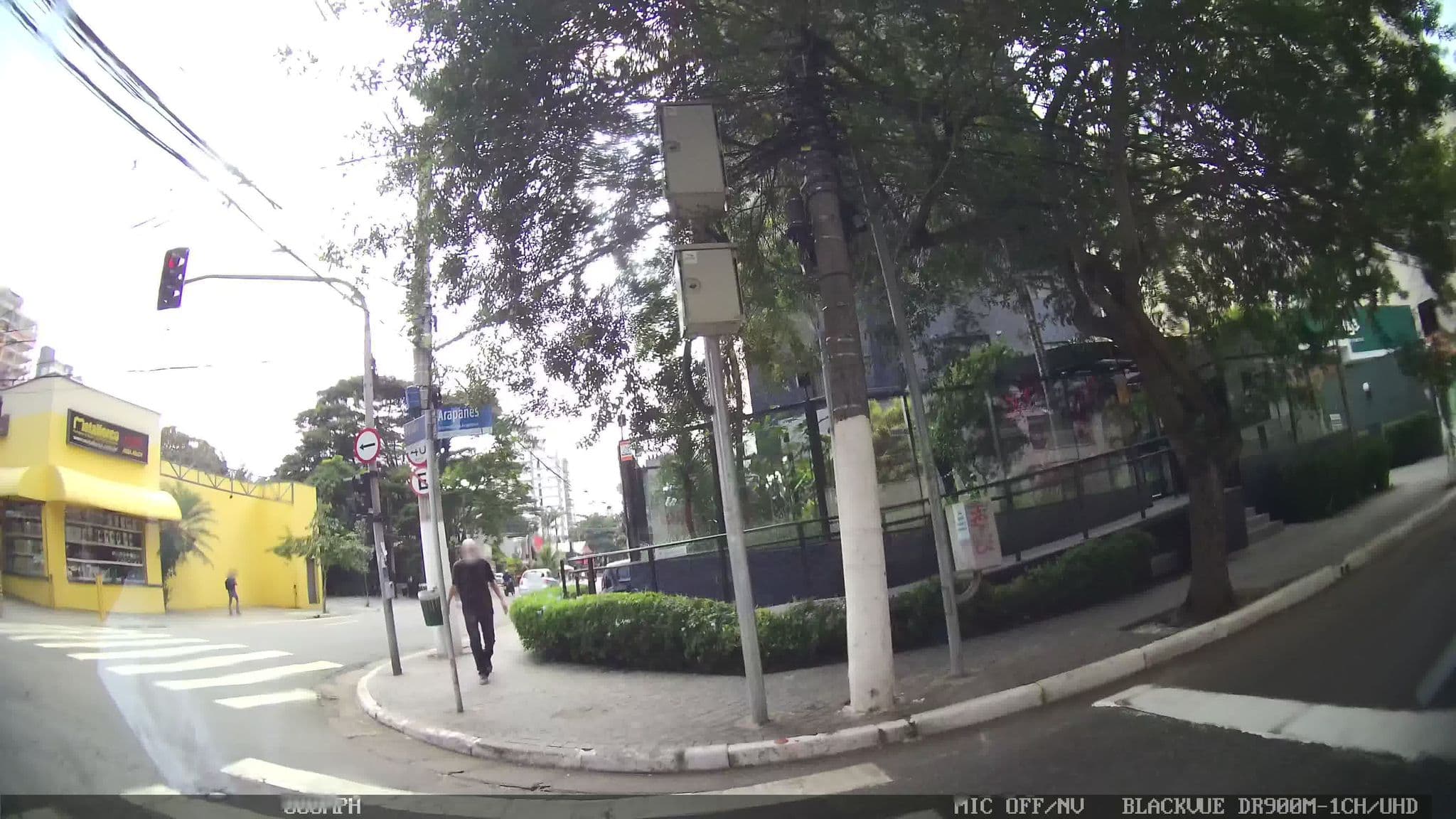 Street view near Moema Duplex Life Hotel Sao Paulo, Moema — © kaart_4 (CC BY-SA · Mapillary)
