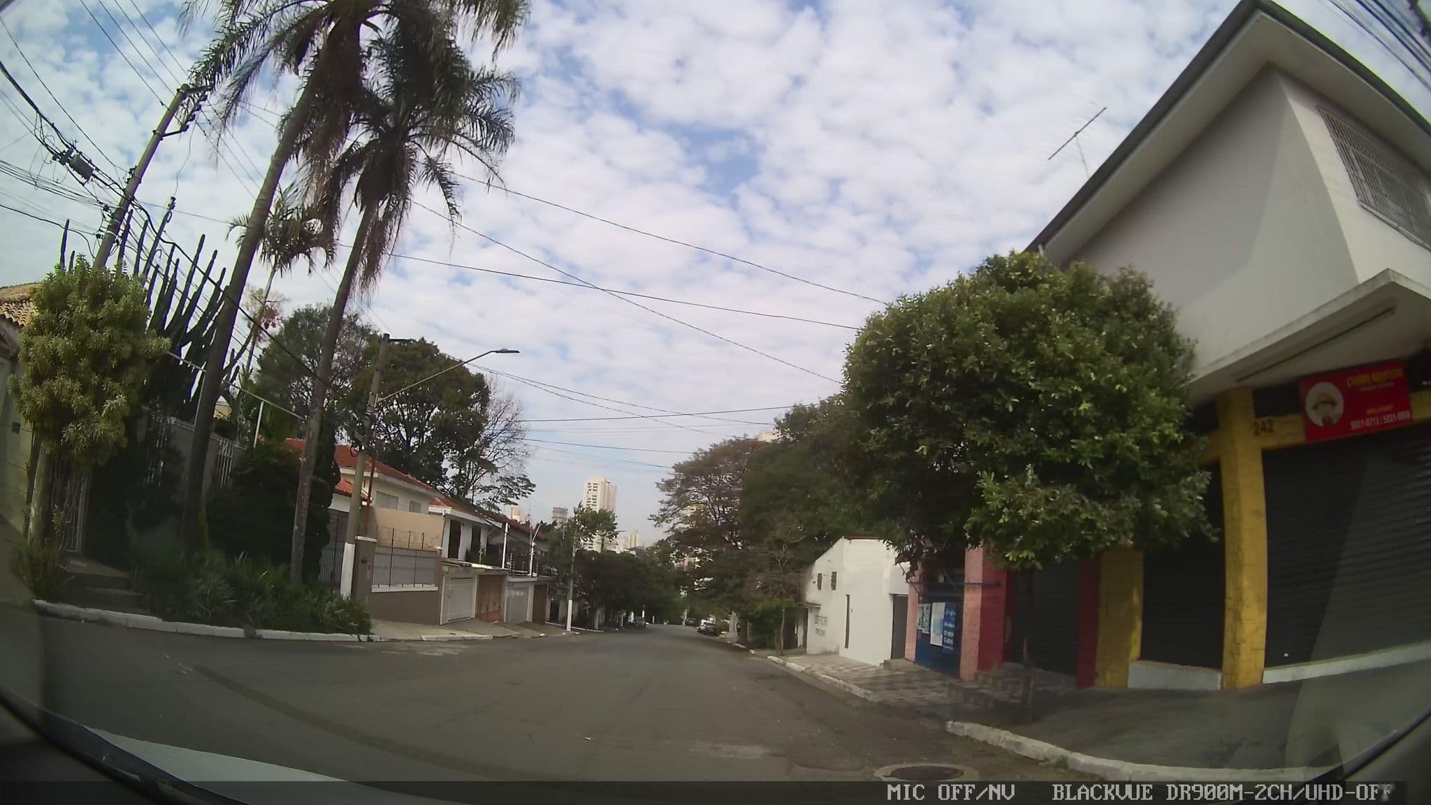 Street view near Crashpad - Hotel Nobrega, Campo Belo — © yaf1 (CC BY-SA · Mapillary)