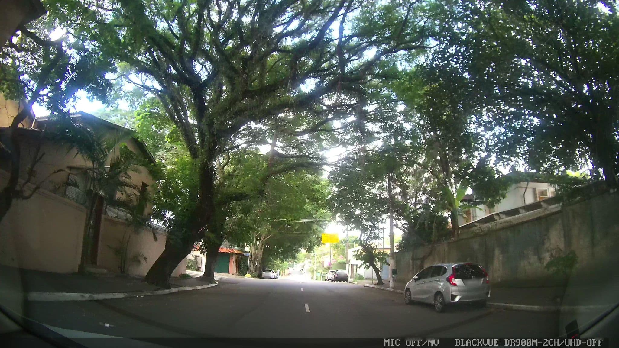 Street view near Hotel Slaviero NYC, Campo Belo — © marciosampaio (CC BY-SA · Mapillary)