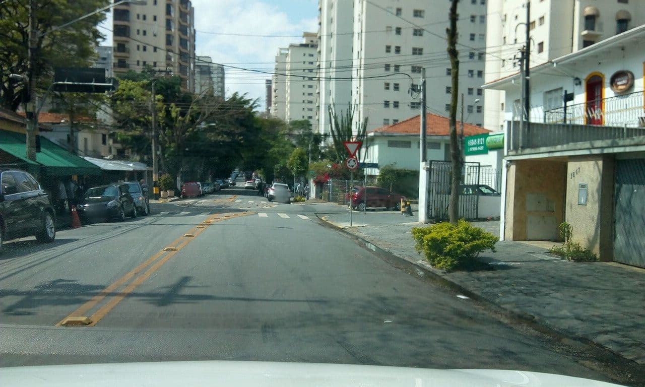 Street view near Tsue The Palace Flat, Campo Belo — © thierrytelenav (CC BY-SA · Mapillary)