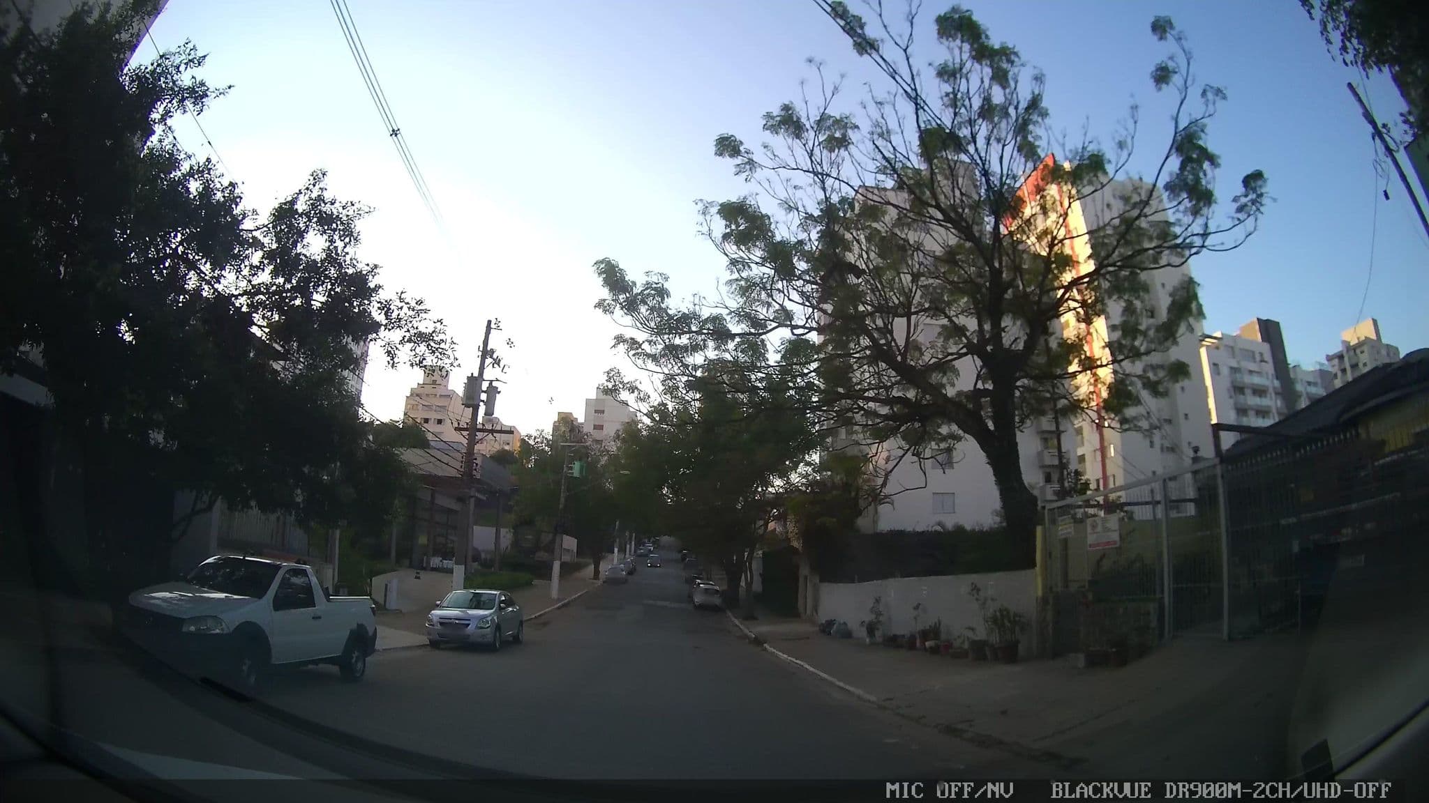 Street view near Charlie Hotel Atmosfera, Vila Mariana — © marciosampaio (CC BY-SA · Mapillary)