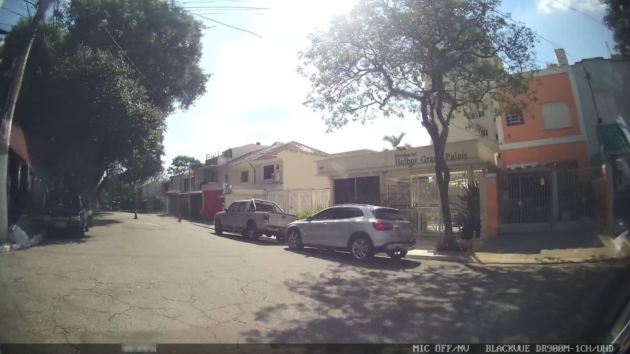 Street view near Hotel Do Sono, Vila Mariana — © kaart_4 (CC BY-SA · Mapillary)