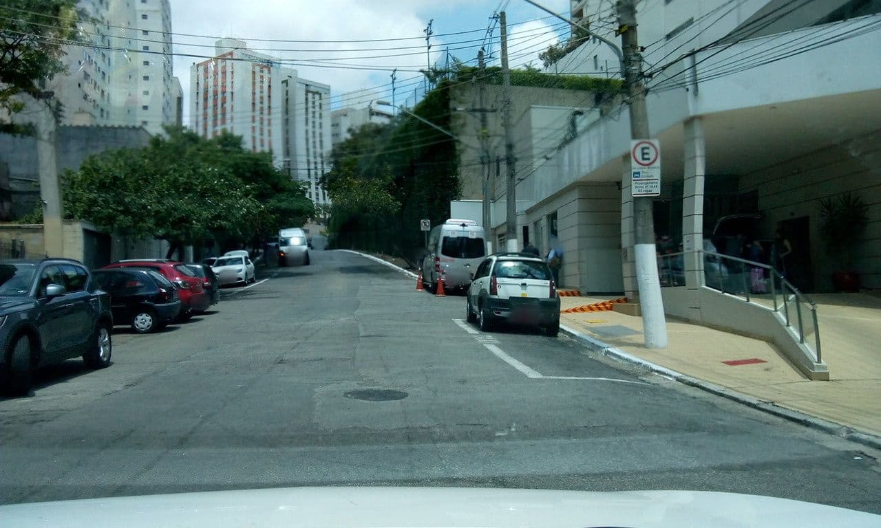 Street view near Hotel Ez Aclimação - Torre Paris, Vila Mariana — © thierrytelenav (CC BY-SA · Mapillary)