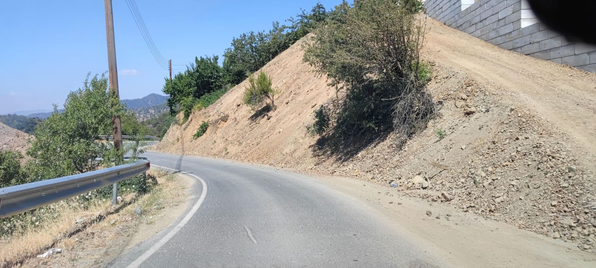 Street view near Satori Hut, Kakopetriá — © WhanTwo (CC BY-SA · Mapillary)