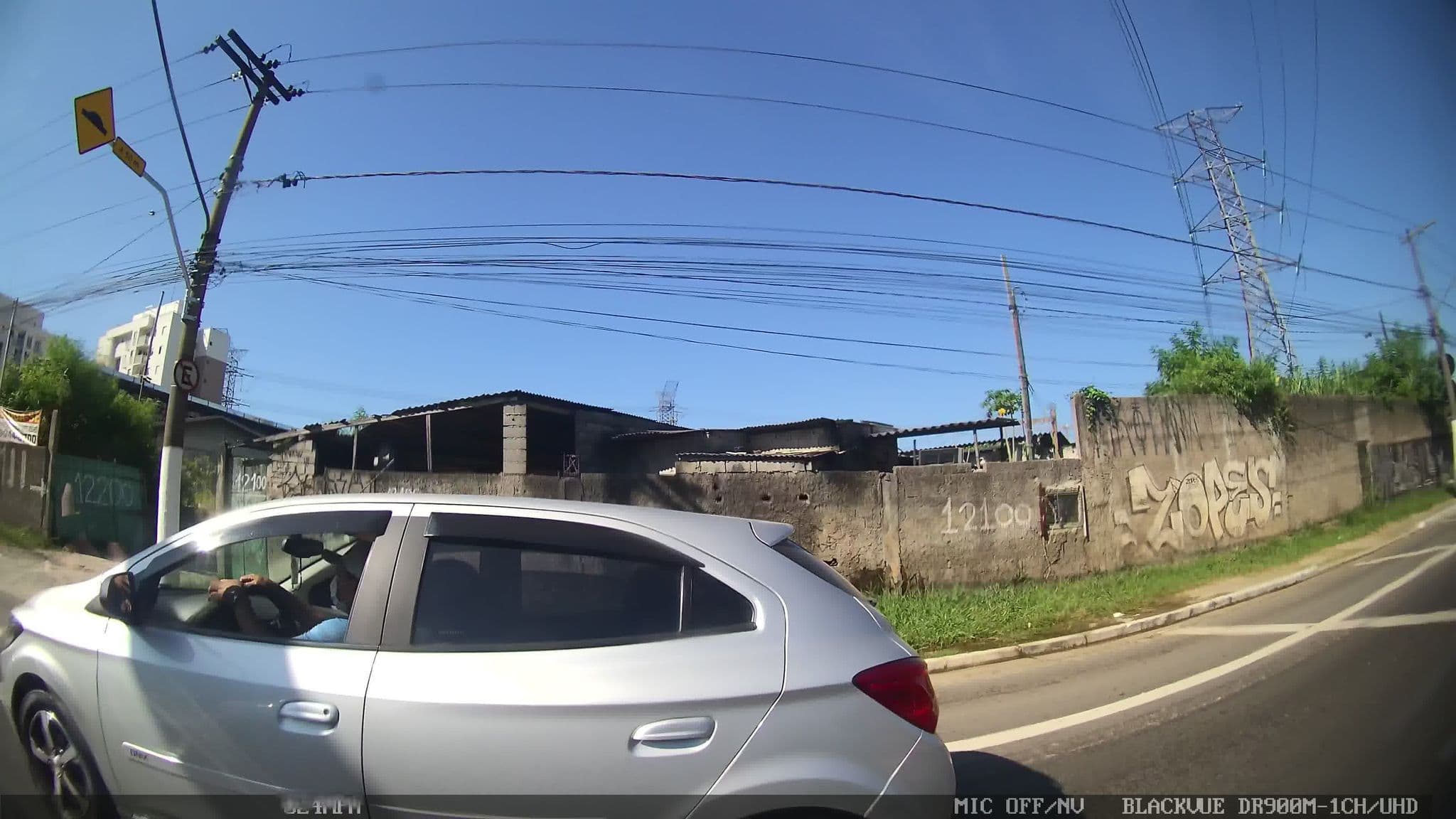 Street view near Sao Bento Hotel, São Mateus — © kaart_4 (CC BY-SA · Mapillary)