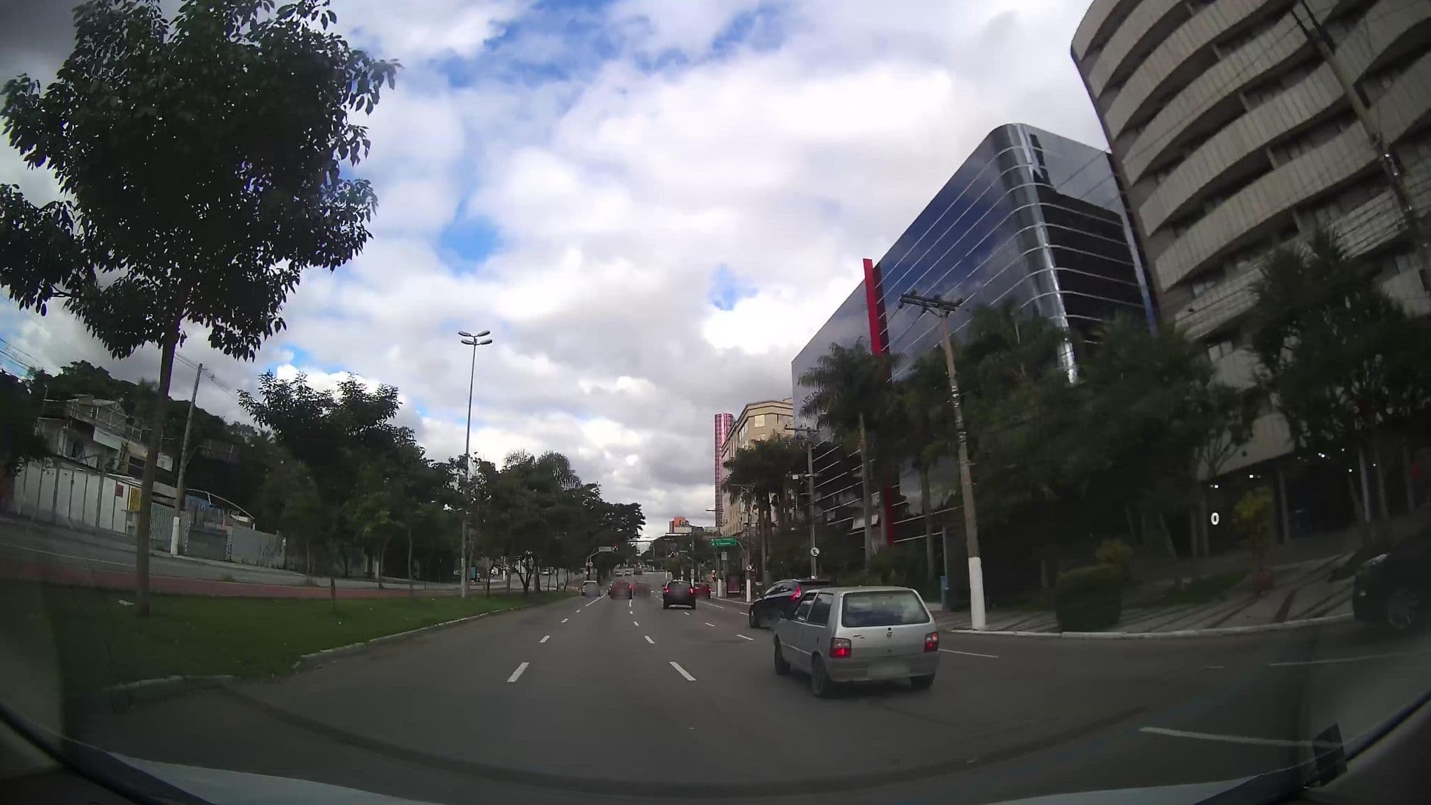 Street view near George V - Alto de Pinheiros, Pinheiros — © marciosampaio (CC BY-SA · Mapillary)