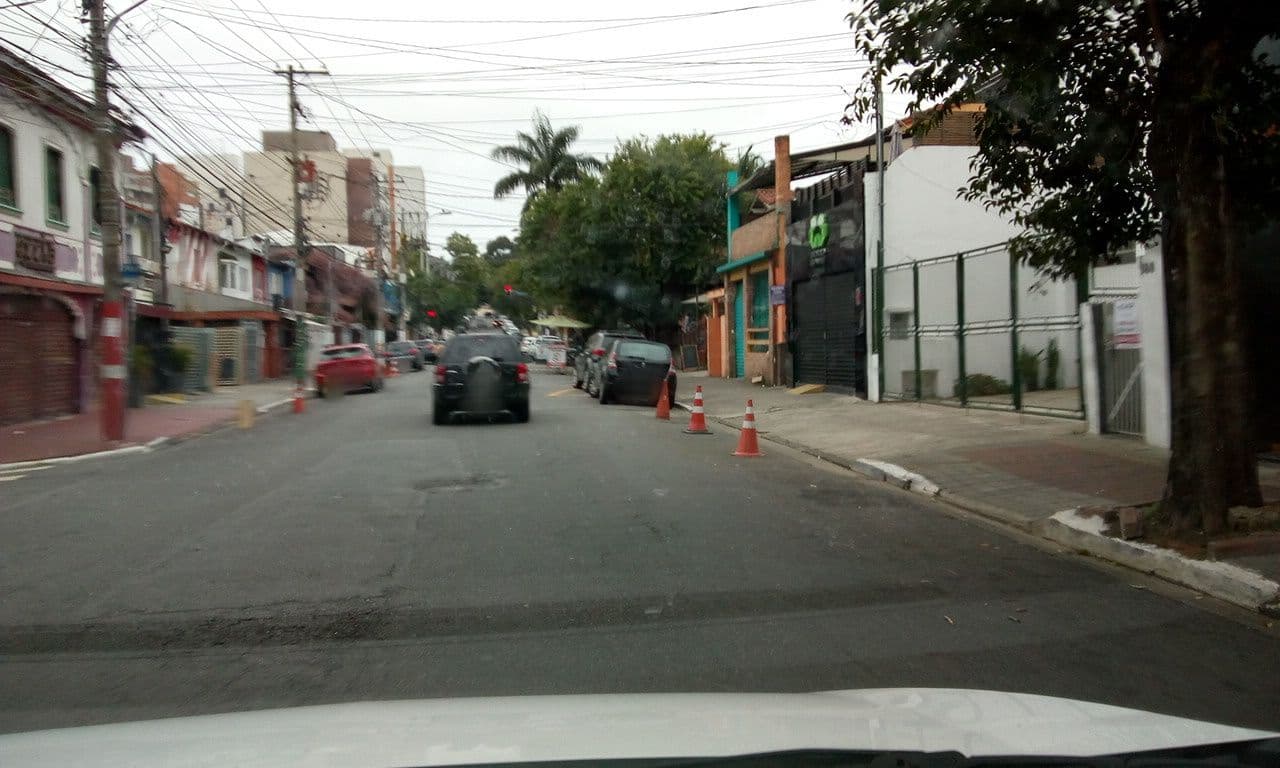 Street view near Hotel C&M, Pinheiros — © thierrytelenav (CC BY-SA · Mapillary)