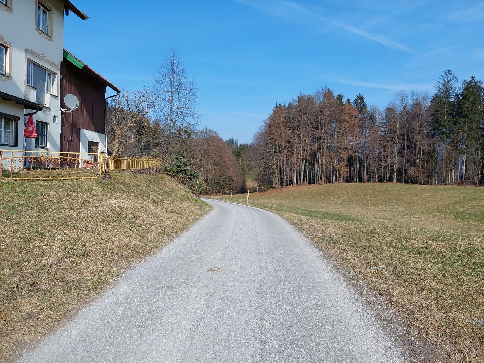 Street view near Gasthof Neuhaus, Kufstein — © viavista (CC BY-SA · Mapillary)