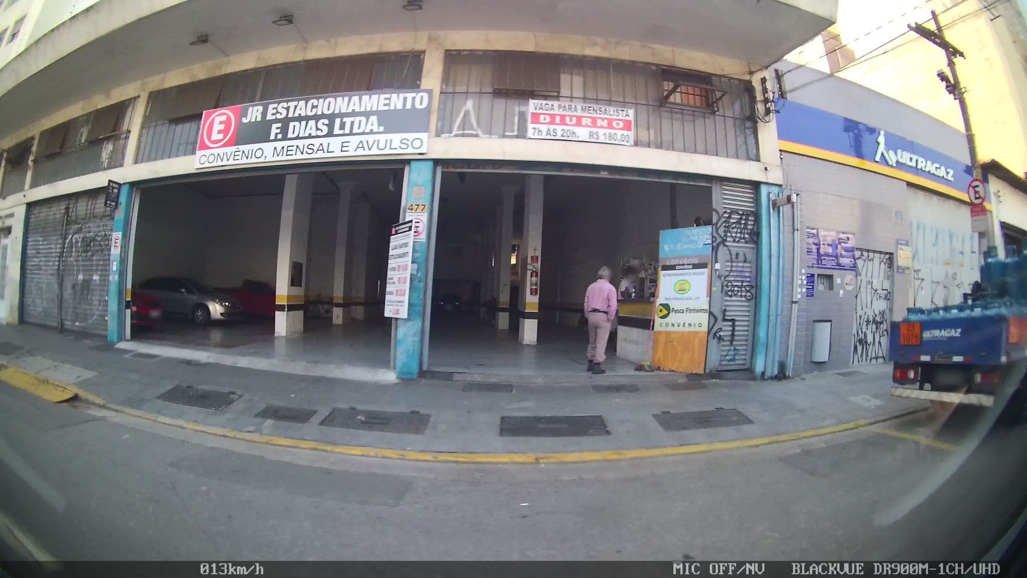 Street view near Casa da Mae - Hospedaria, Pinheiros — © kaart_2 (CC BY-SA · Mapillary)