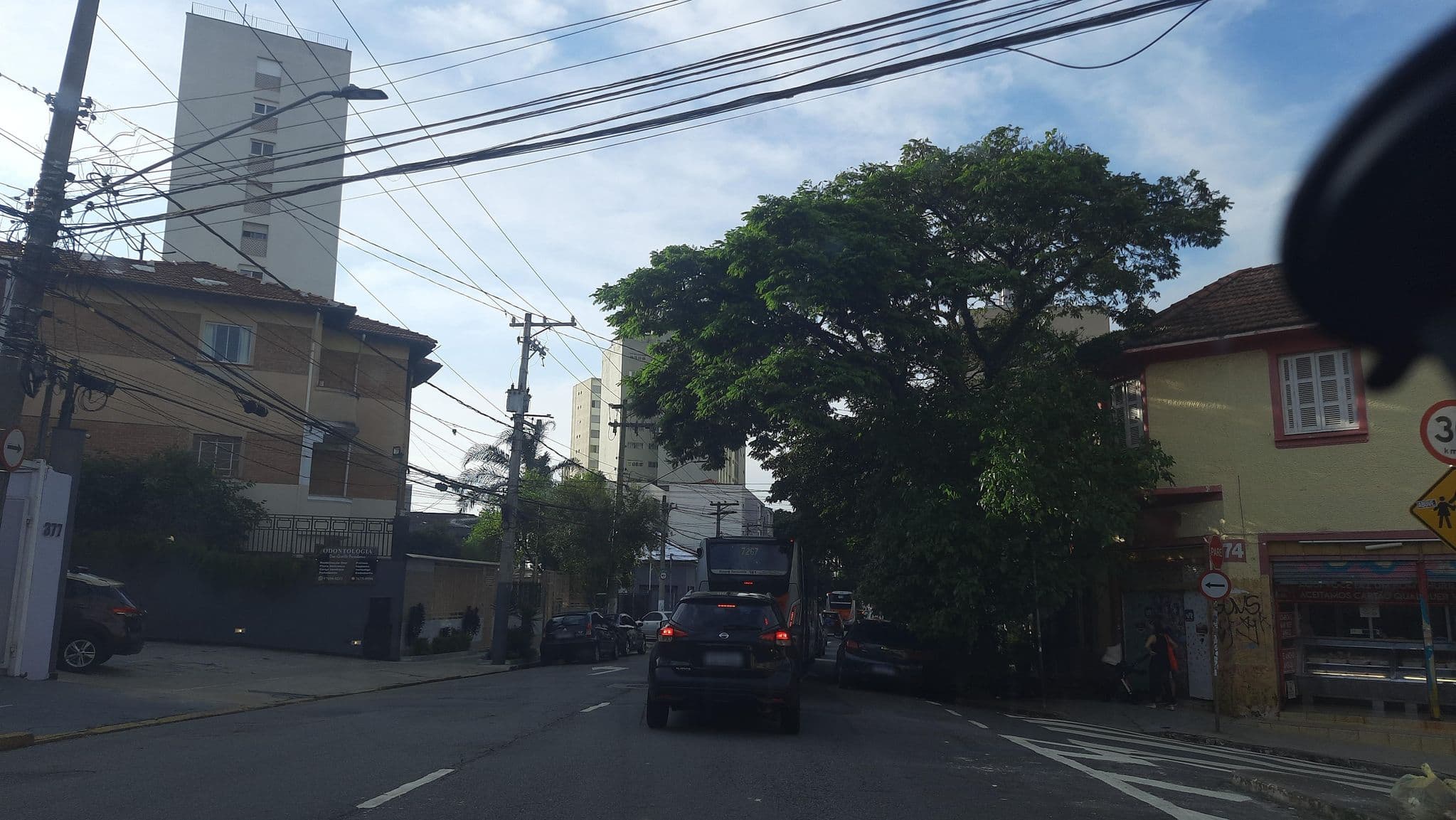 Street view near Pensão do AlanVaz, Perdizes — © alemenezes (CC BY-SA · Mapillary)