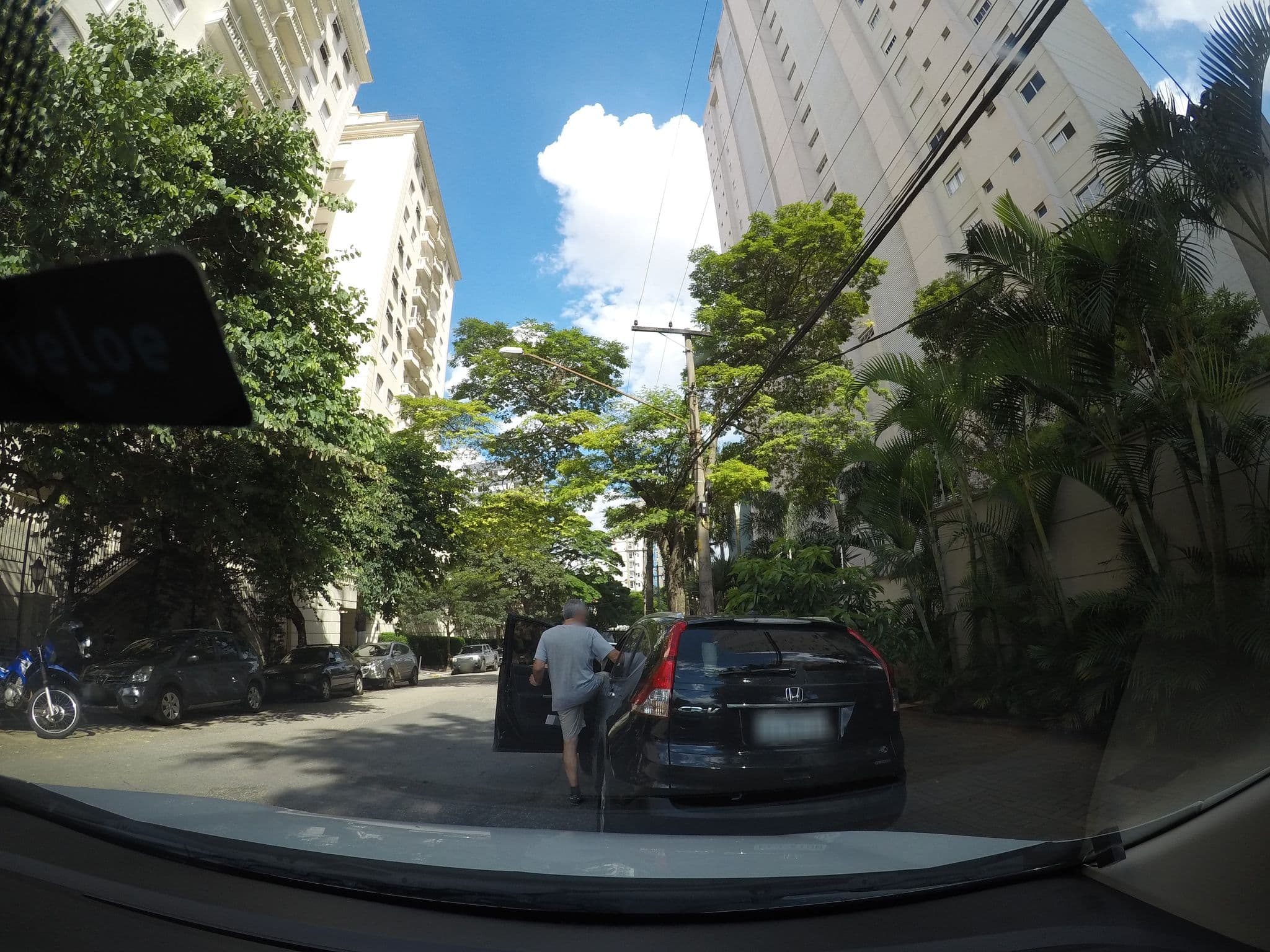 Street view near Hotel Chevalier, Perdizes — © marciosampaio (CC BY-SA · Mapillary)