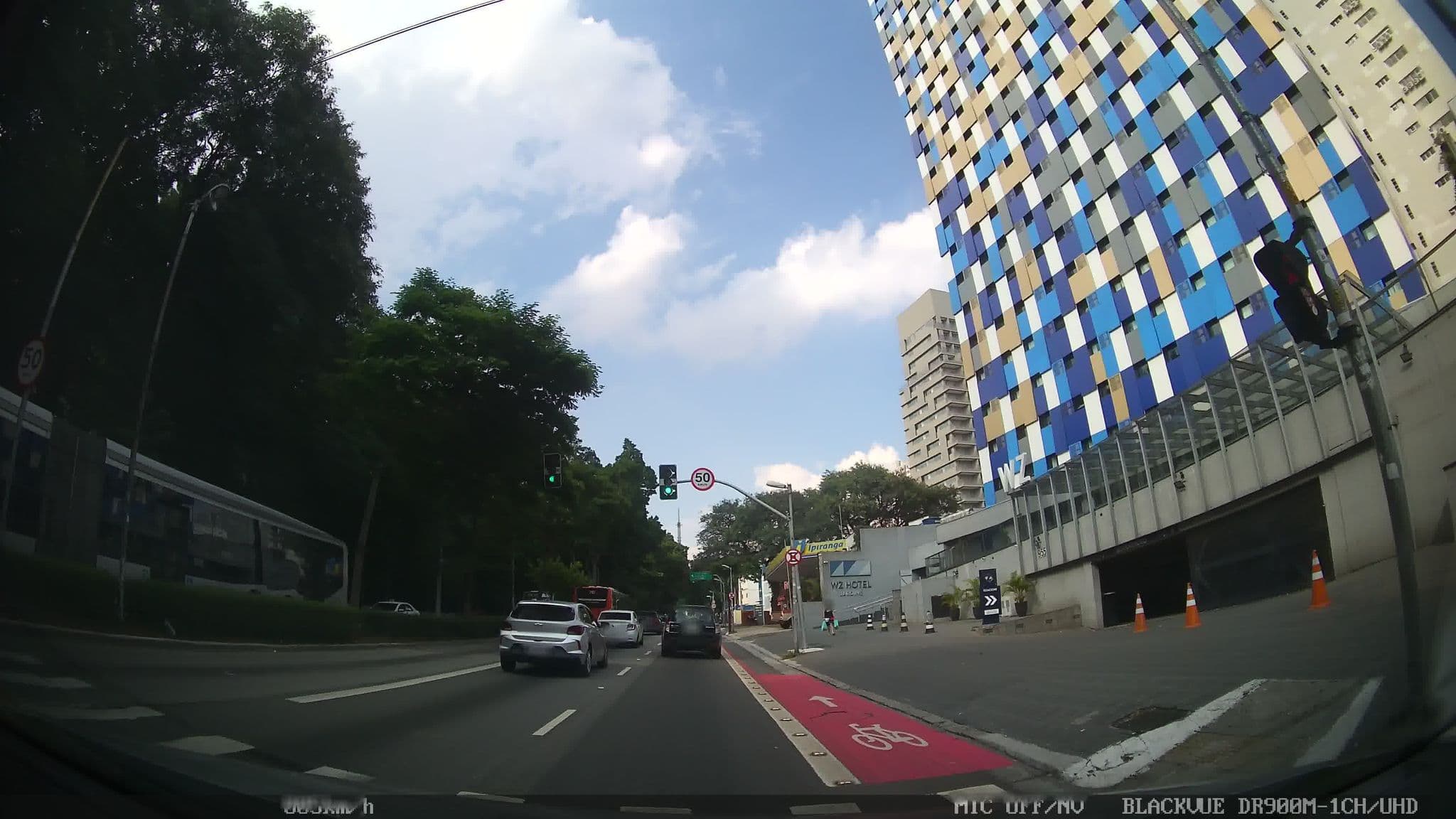 Street view near Century Jardins, Jardim Paulista — © kaart_2 (CC BY-SA · Mapillary)