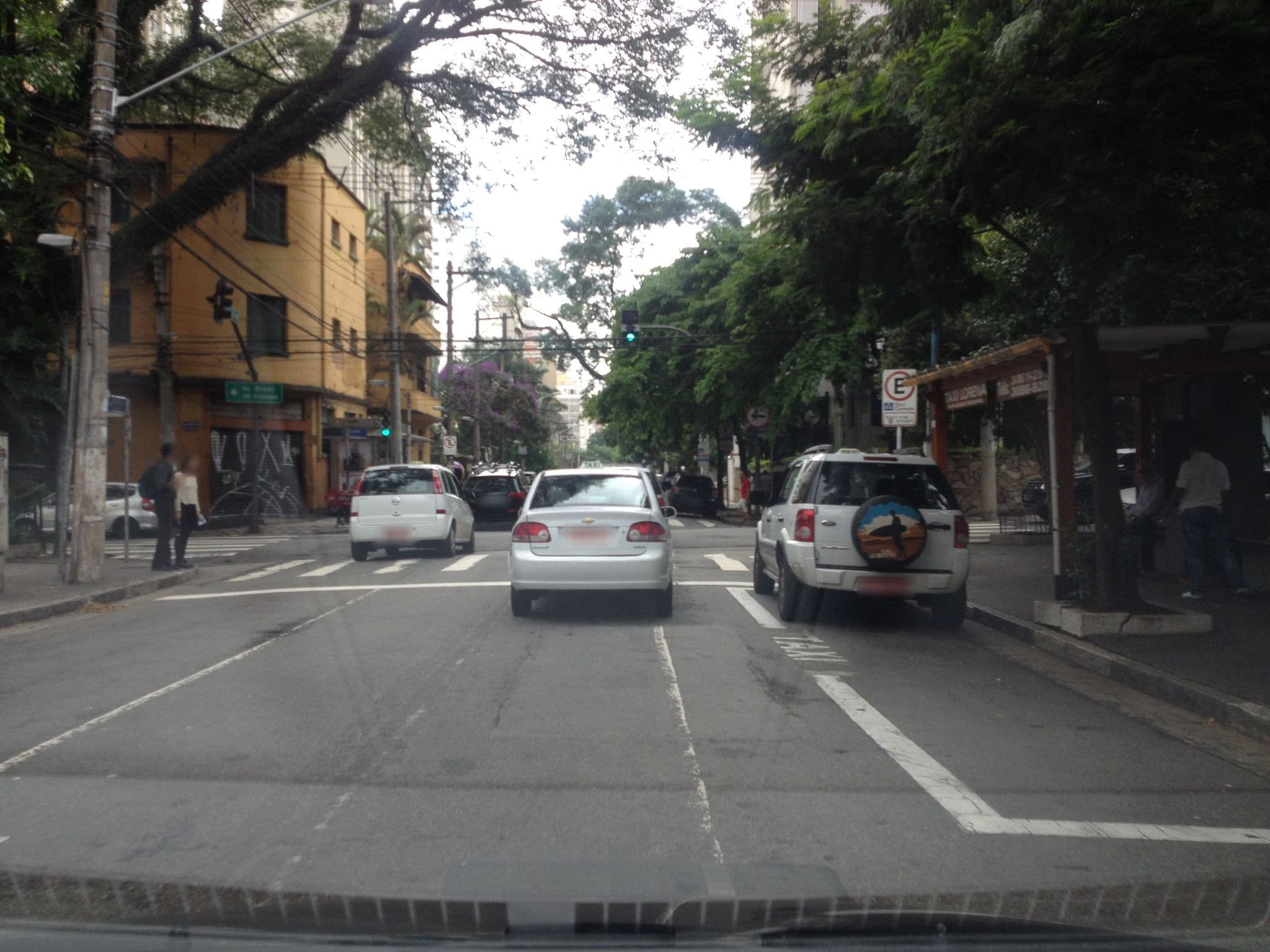 Street view near George V Casa Branca Hotel, Jardim Paulista — © jglacerda (CC BY-SA · Mapillary)