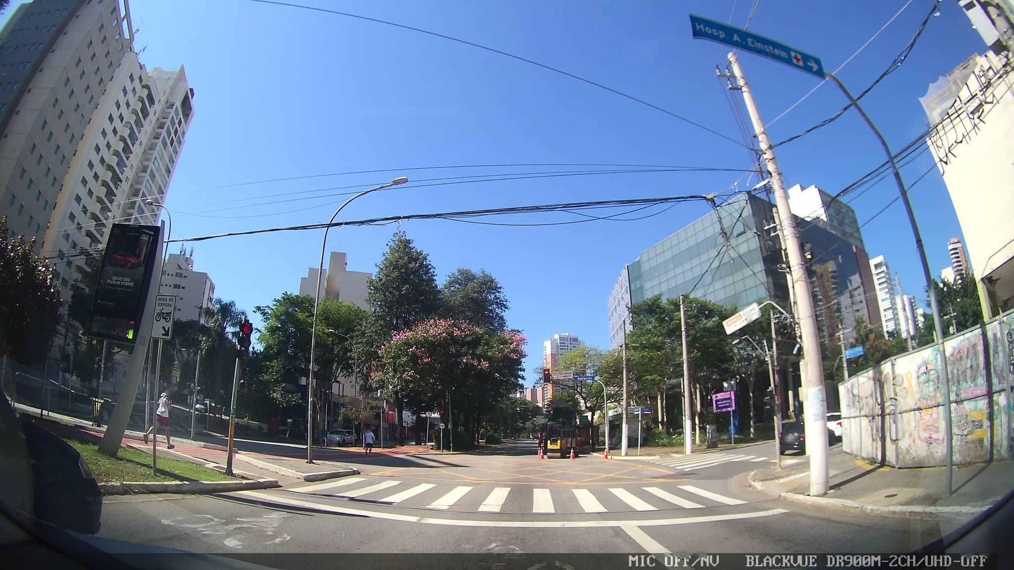 Street view near Holiday Inn Express, Perdizes — © marciosampaio (CC BY-SA · Mapillary)