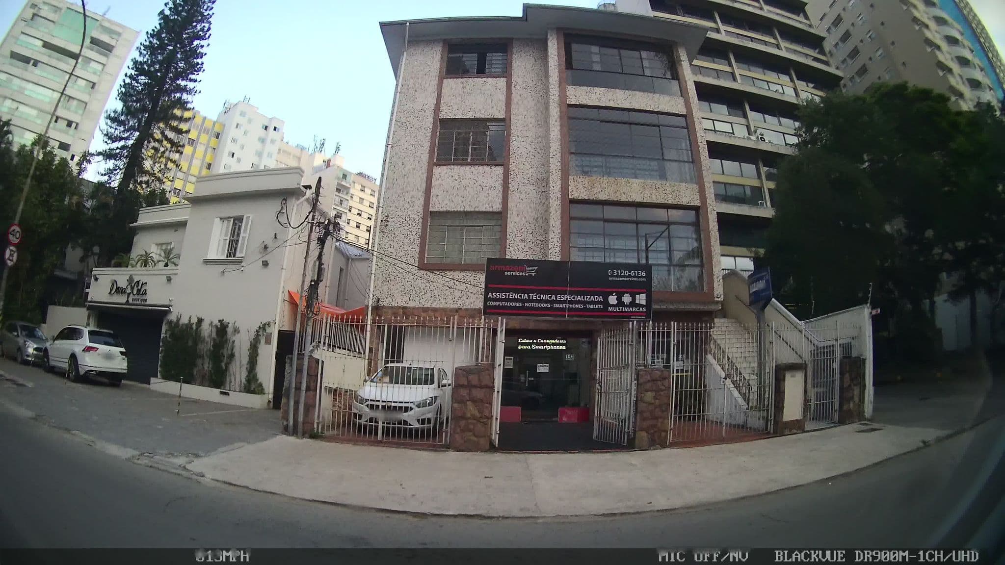 Street view near Edifício Flat Carlos Sampaio, Bela Vista — © kaart_4 (CC BY-SA · Mapillary)
