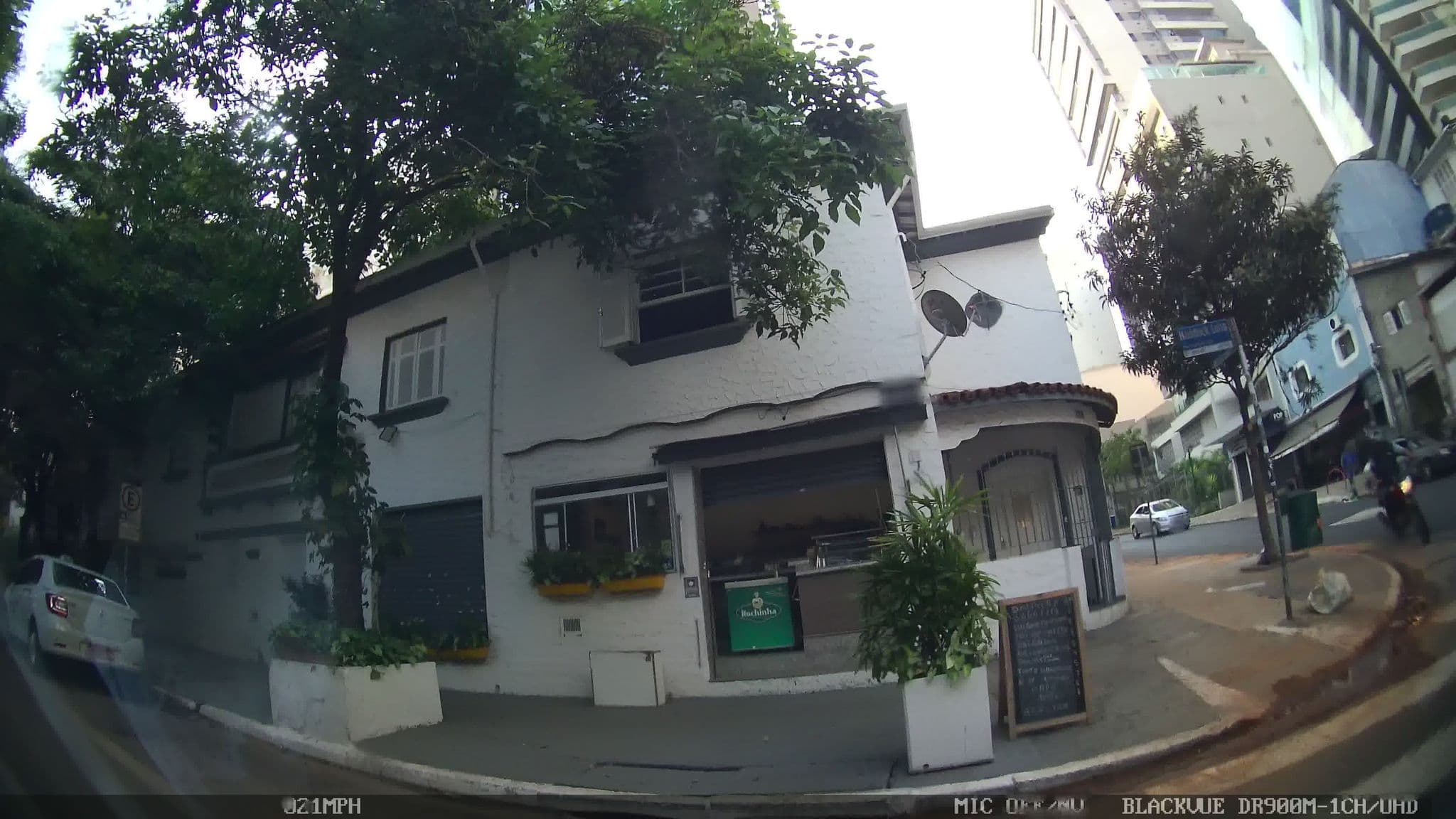 Street view near Heritage Residence, Consolação — © kaart_4 (CC BY-SA · Mapillary)