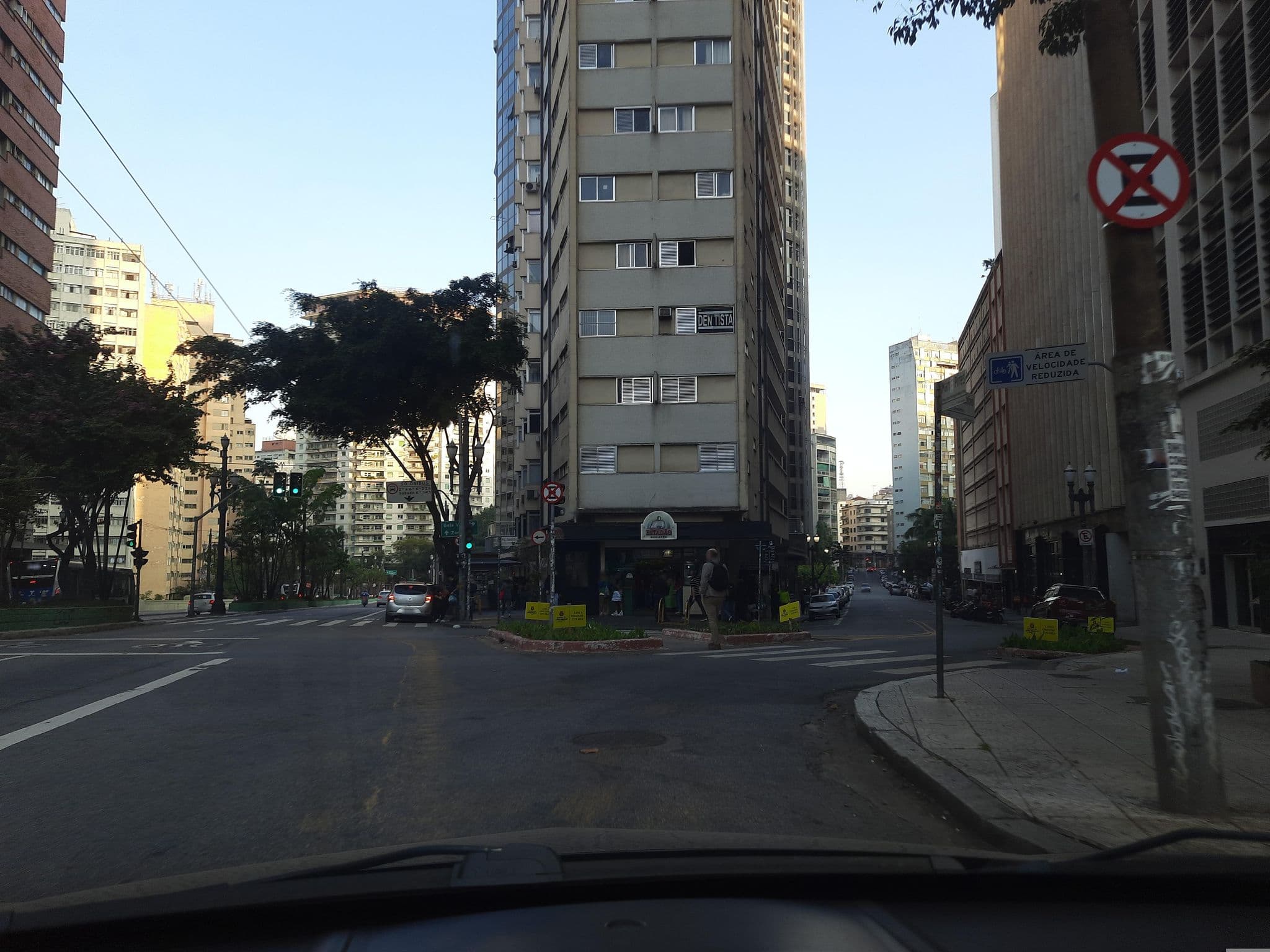 Street view near Uotel Downtown - São Luís, Republica — © alemenezes (CC BY-SA · Mapillary)