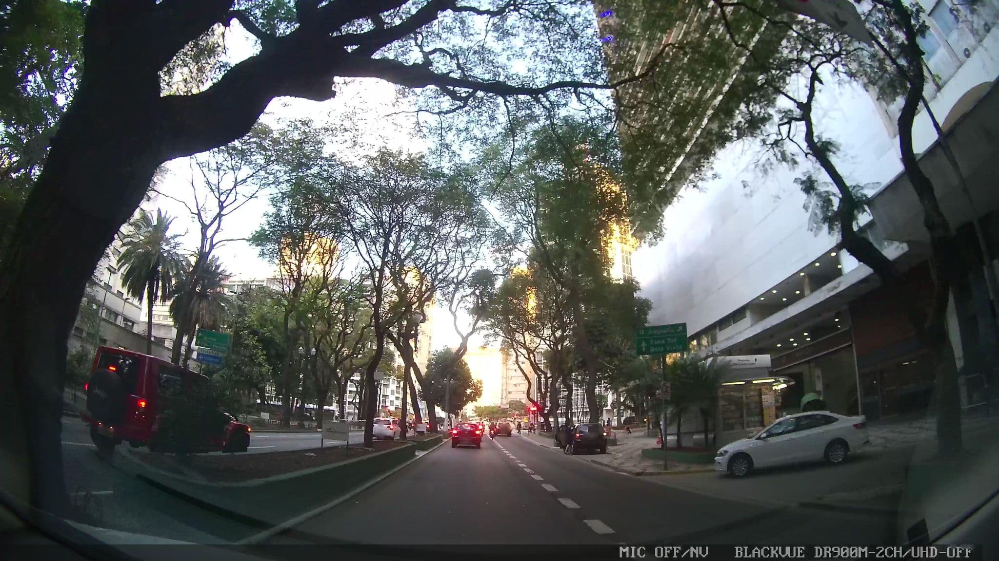 Street view near Hotel Boulevard Inn São Paulo, Republica — © marciosampaio (CC BY-SA · Mapillary)