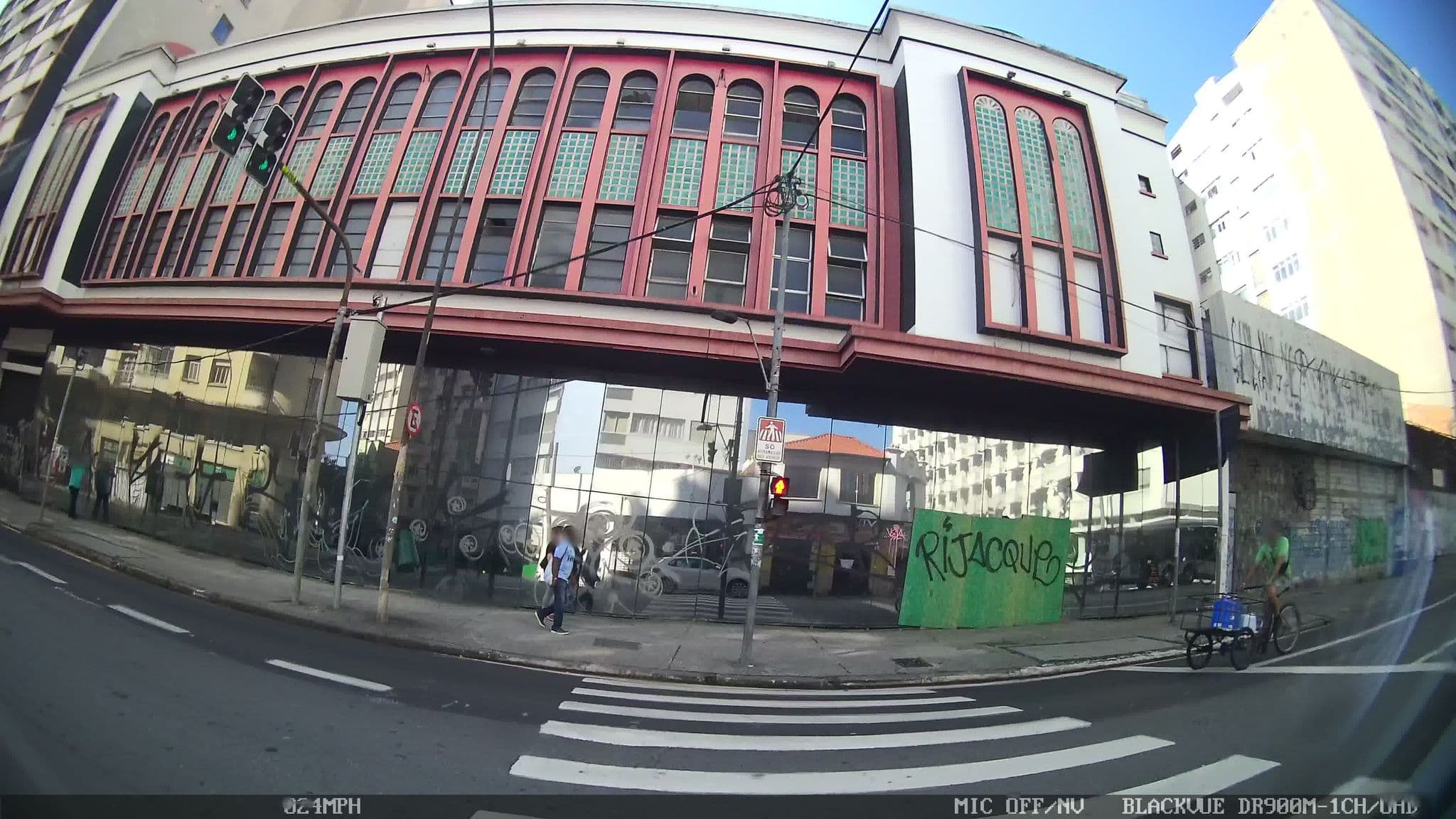 Street view near Danubio Hotel, Bela Vista — © kaart_4 (CC BY-SA · Mapillary)