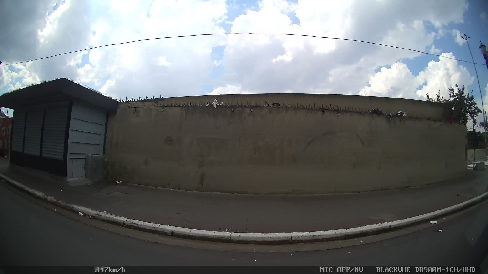 Street view near Balcony Hostel, Bom Retiro — © kaart_2 (CC BY-SA · Mapillary)