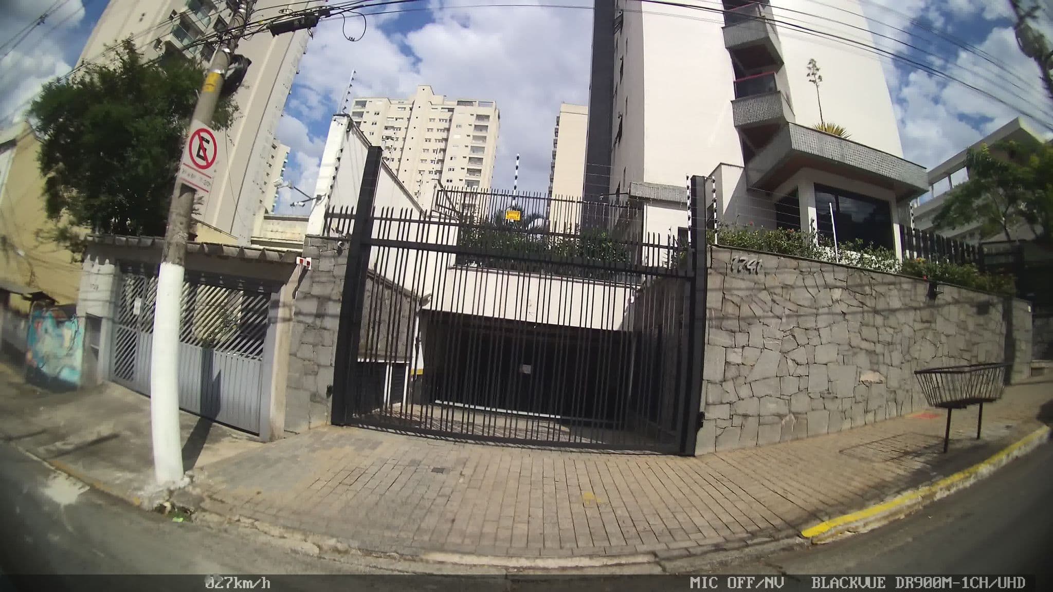Street view near Egito, Casa Verde — © kaart_2 (CC BY-SA · Mapillary)