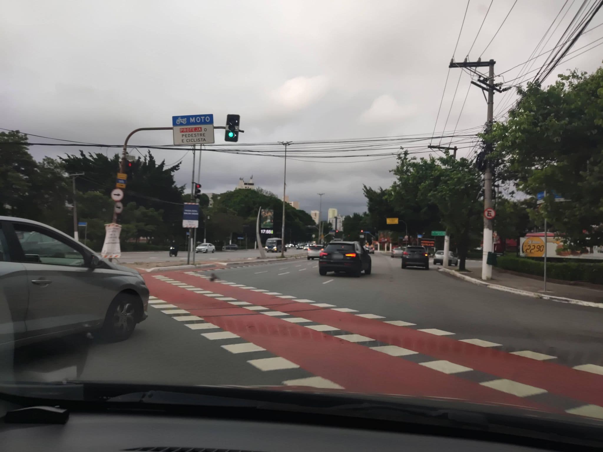 Street view near Fior d'Italia, Vila Guilherme — © quionzo (CC BY-SA · Mapillary)