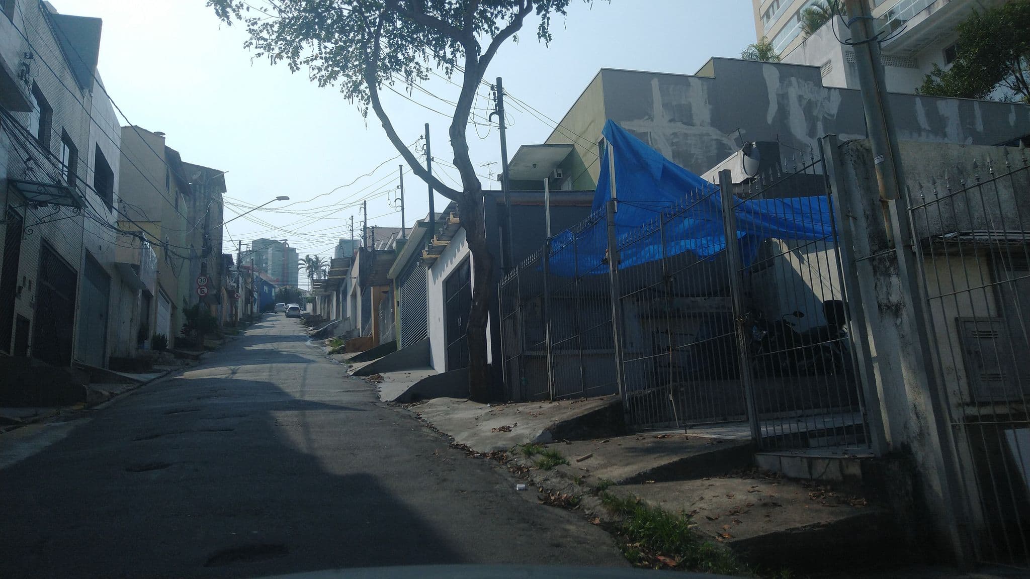Street view near Hostel Edward Monthy Black, Tucuruvi — © quionzo (CC BY-SA · Mapillary)